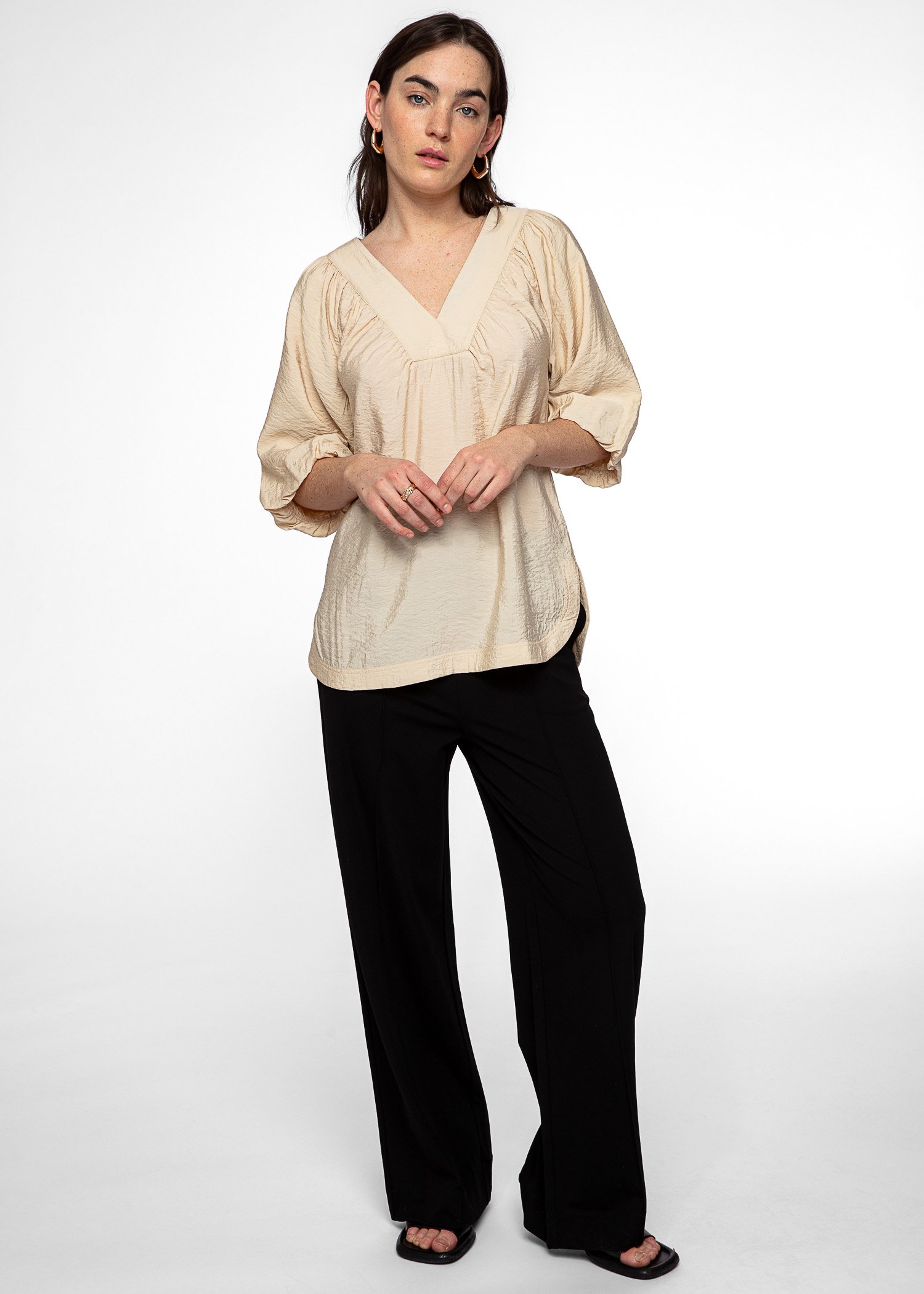 Solid blouse with puff sleeves thumbnail 1