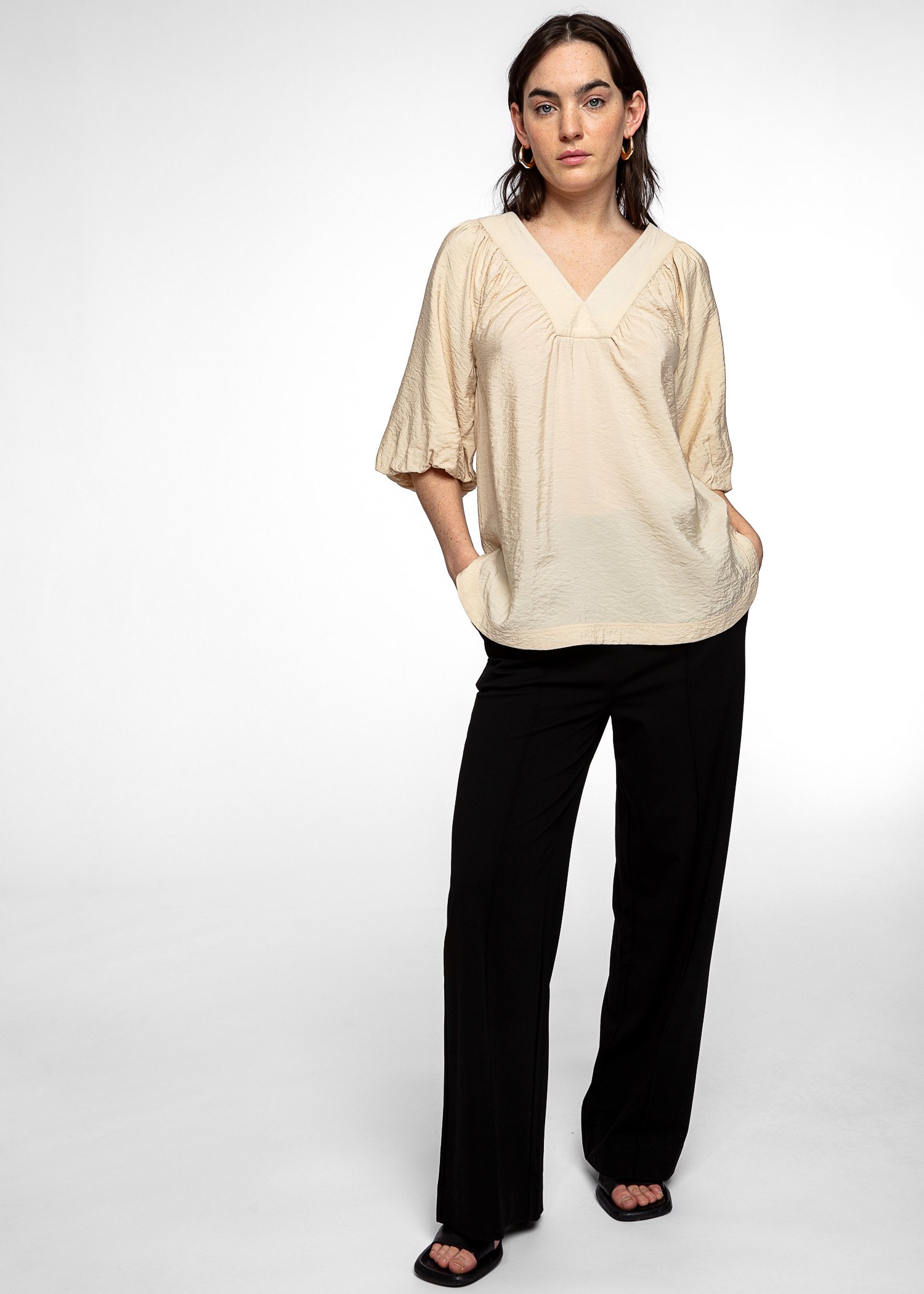 Solid blouse with puff sleeves thumbnail 2