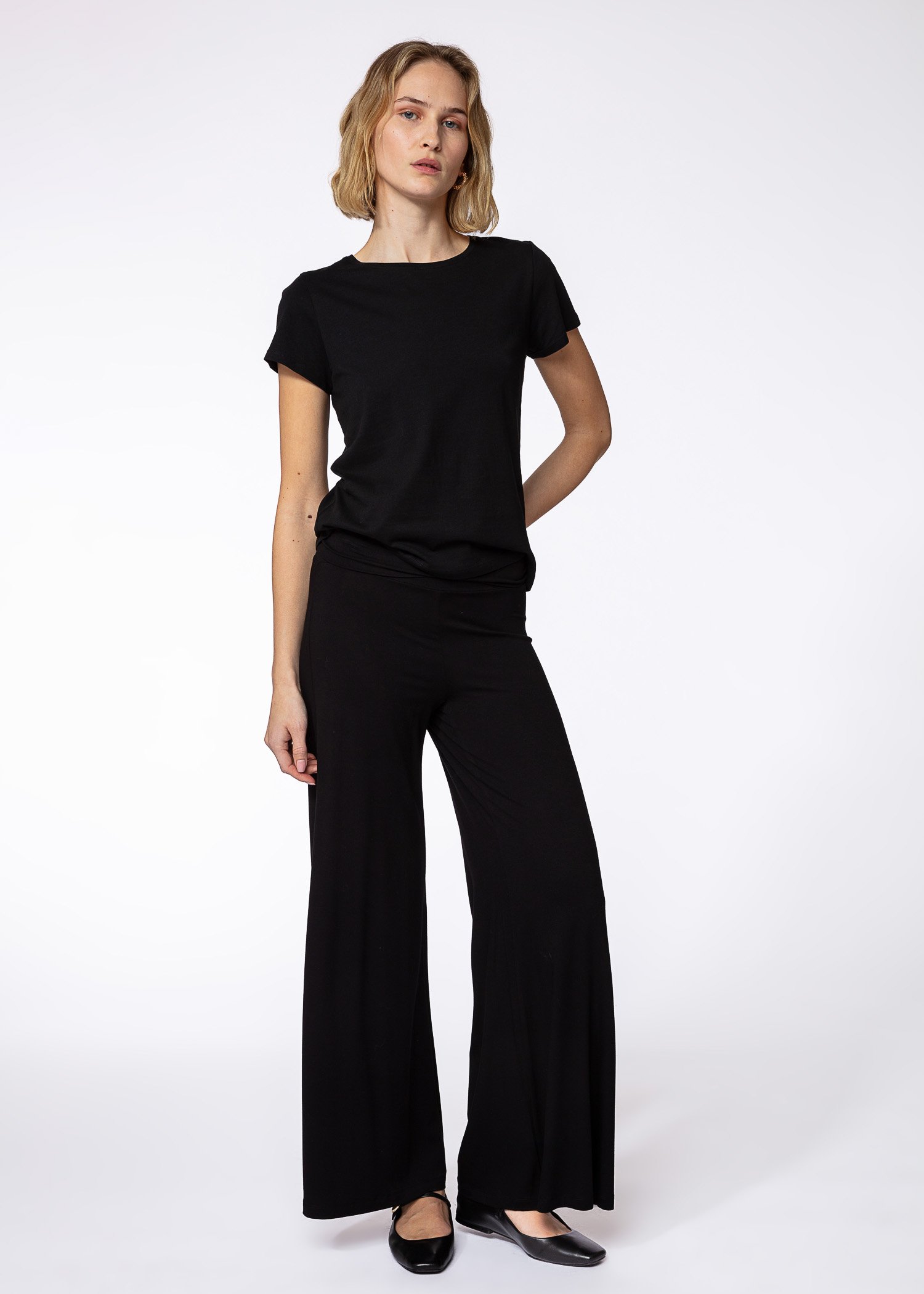 Wide high waisted trousers