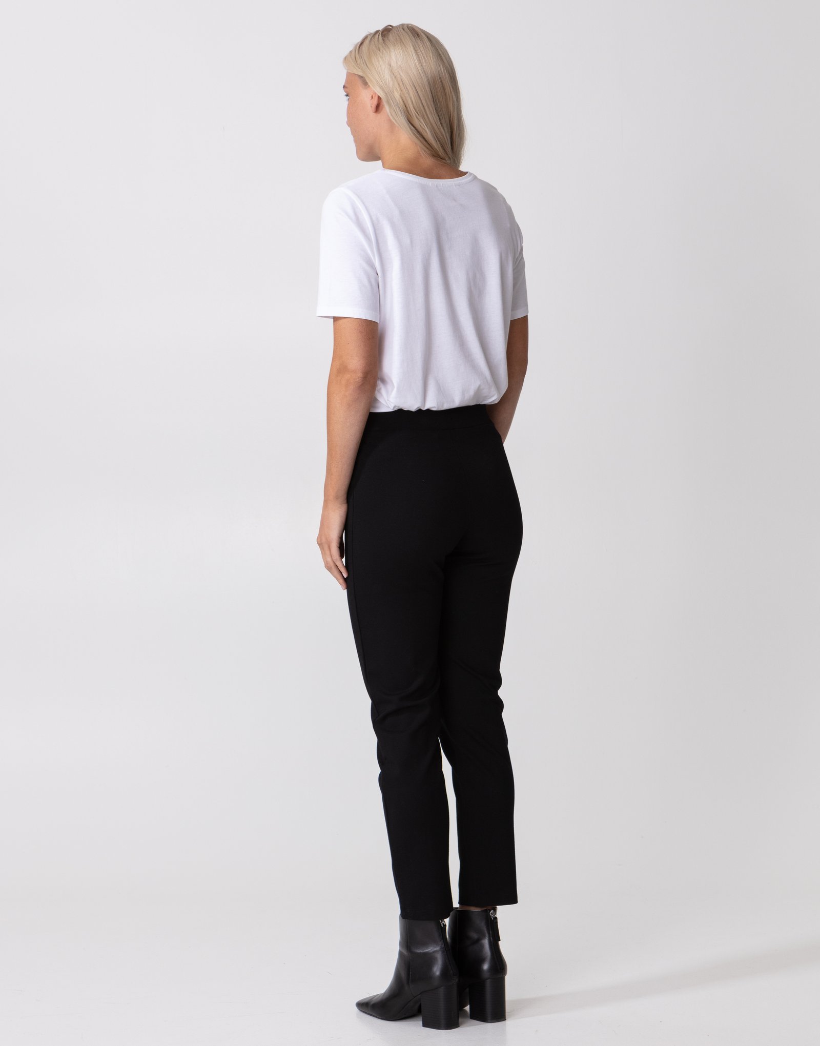 Stretchy straight trousers Image 3