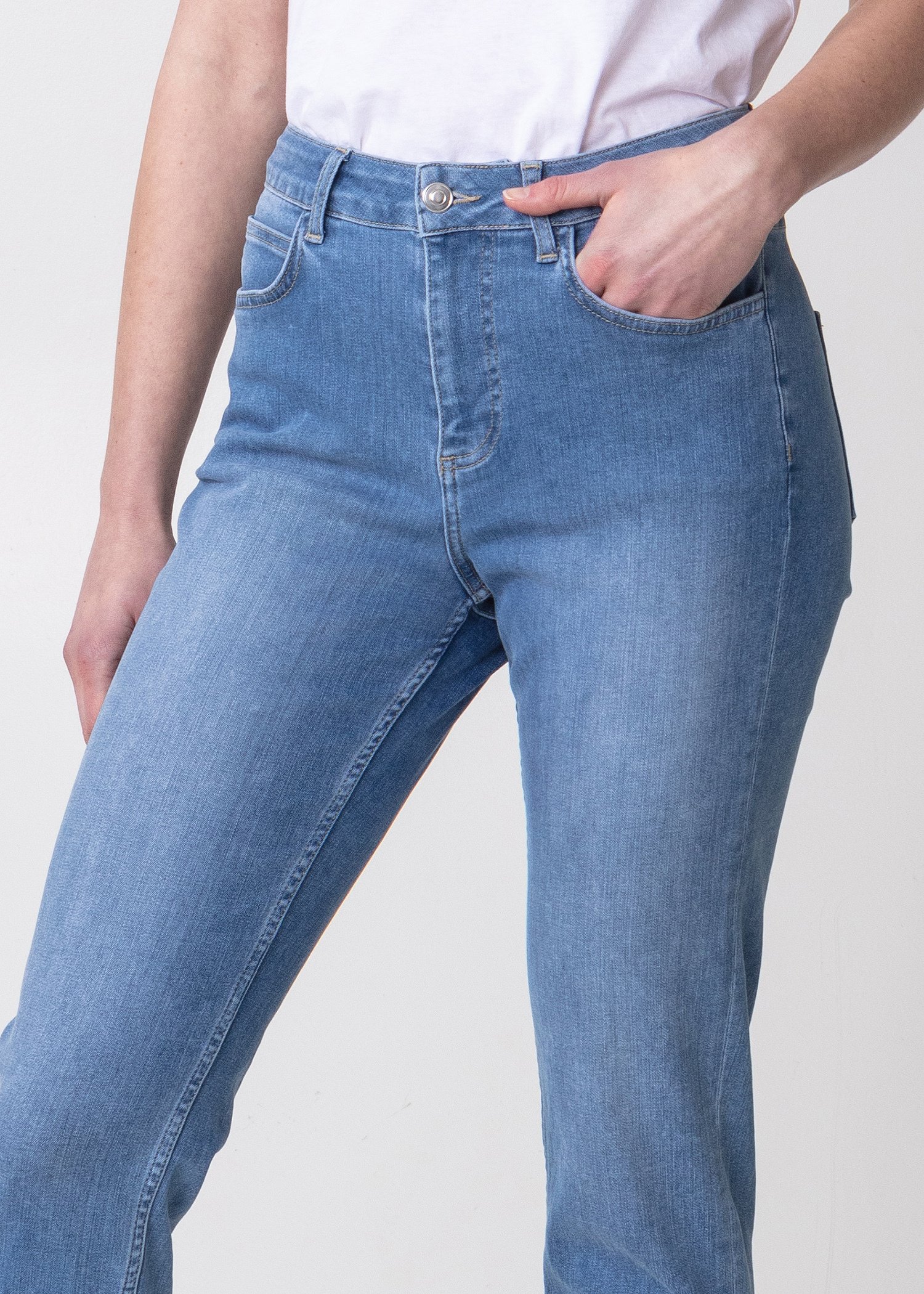 Smala jeans med stretch Image 8