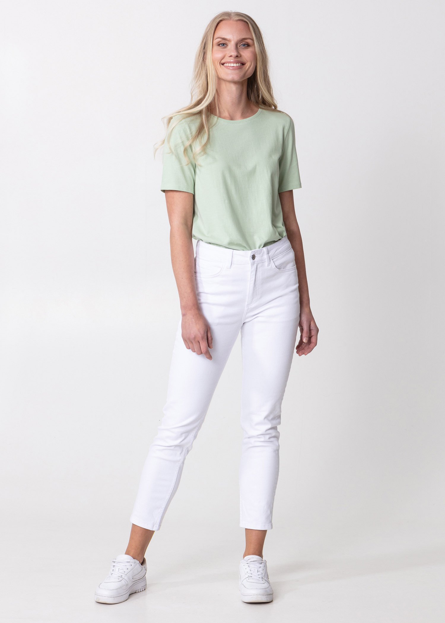 White jeans Image 0