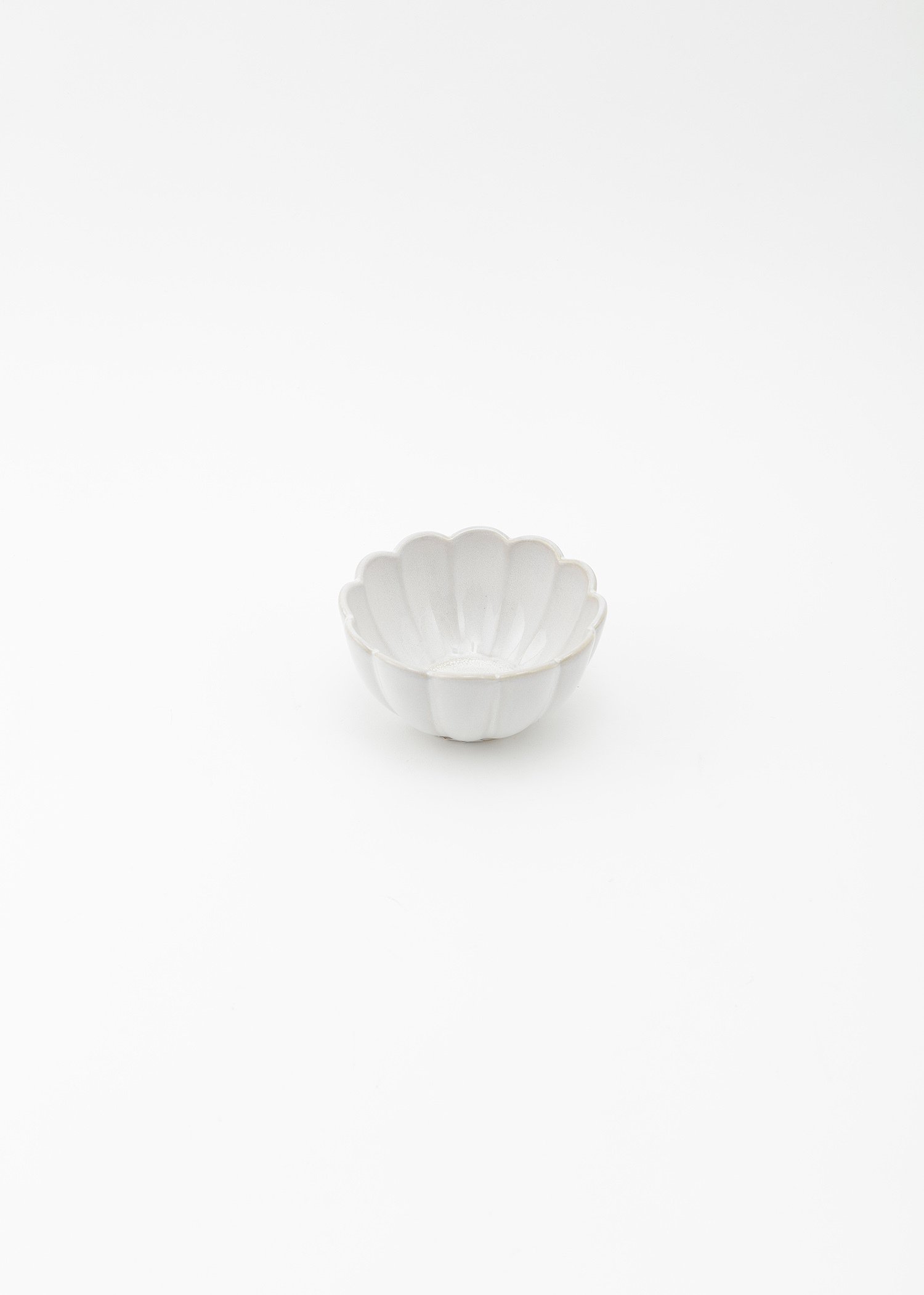 White stoneware bowl thumbnail 3