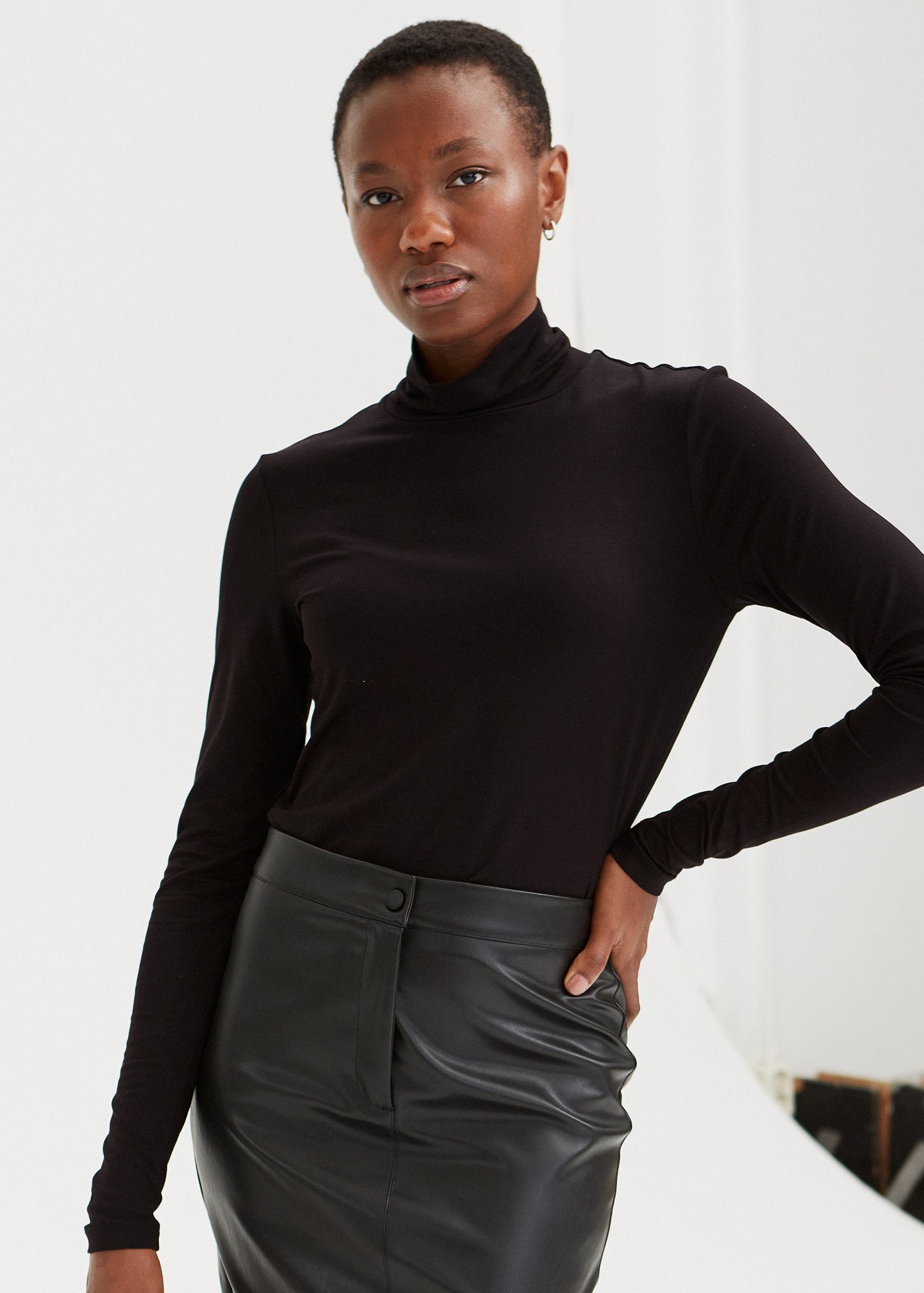 Solid turtle neck top Image 1