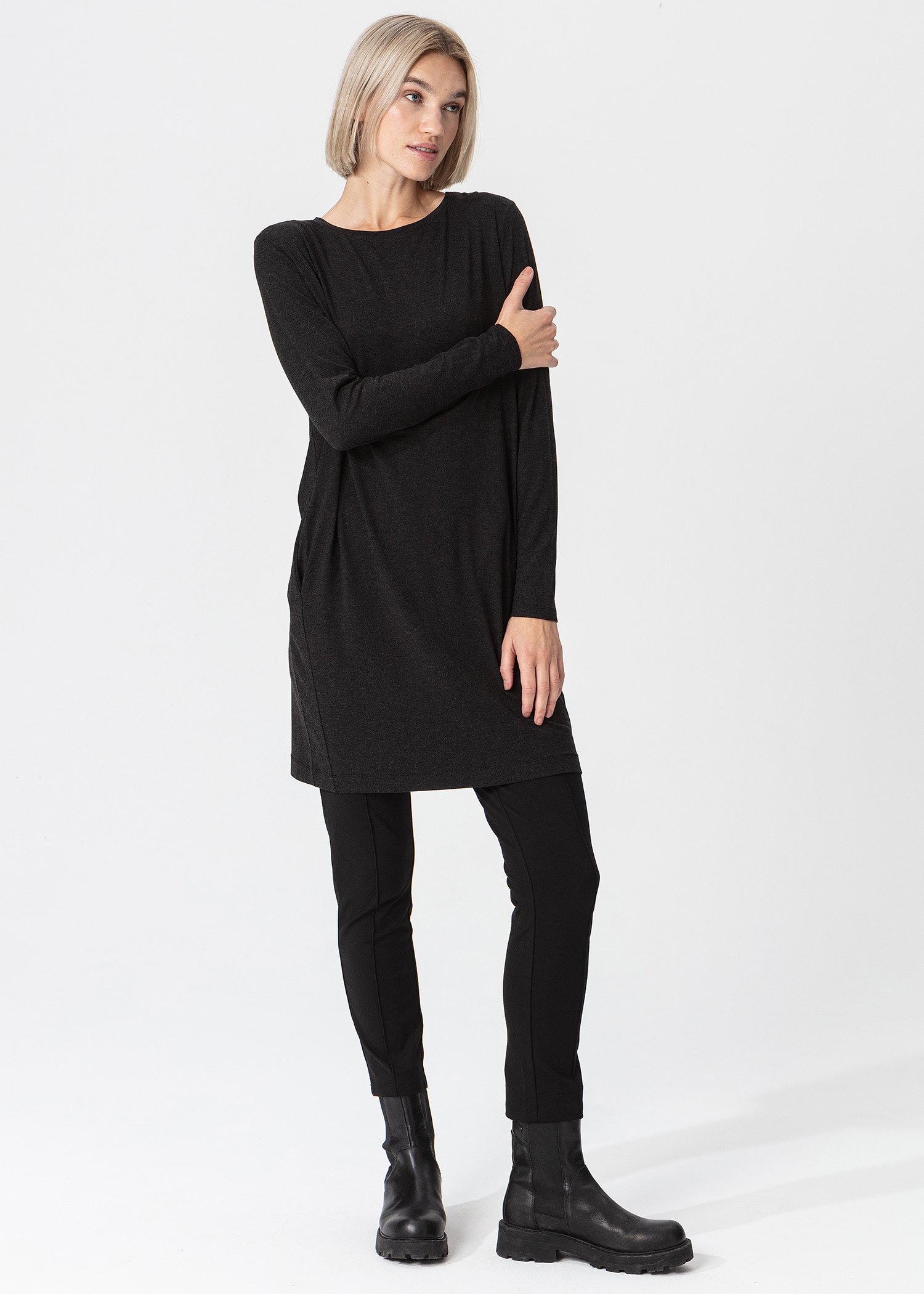 Solid tunic with side pockets thumbnail 2