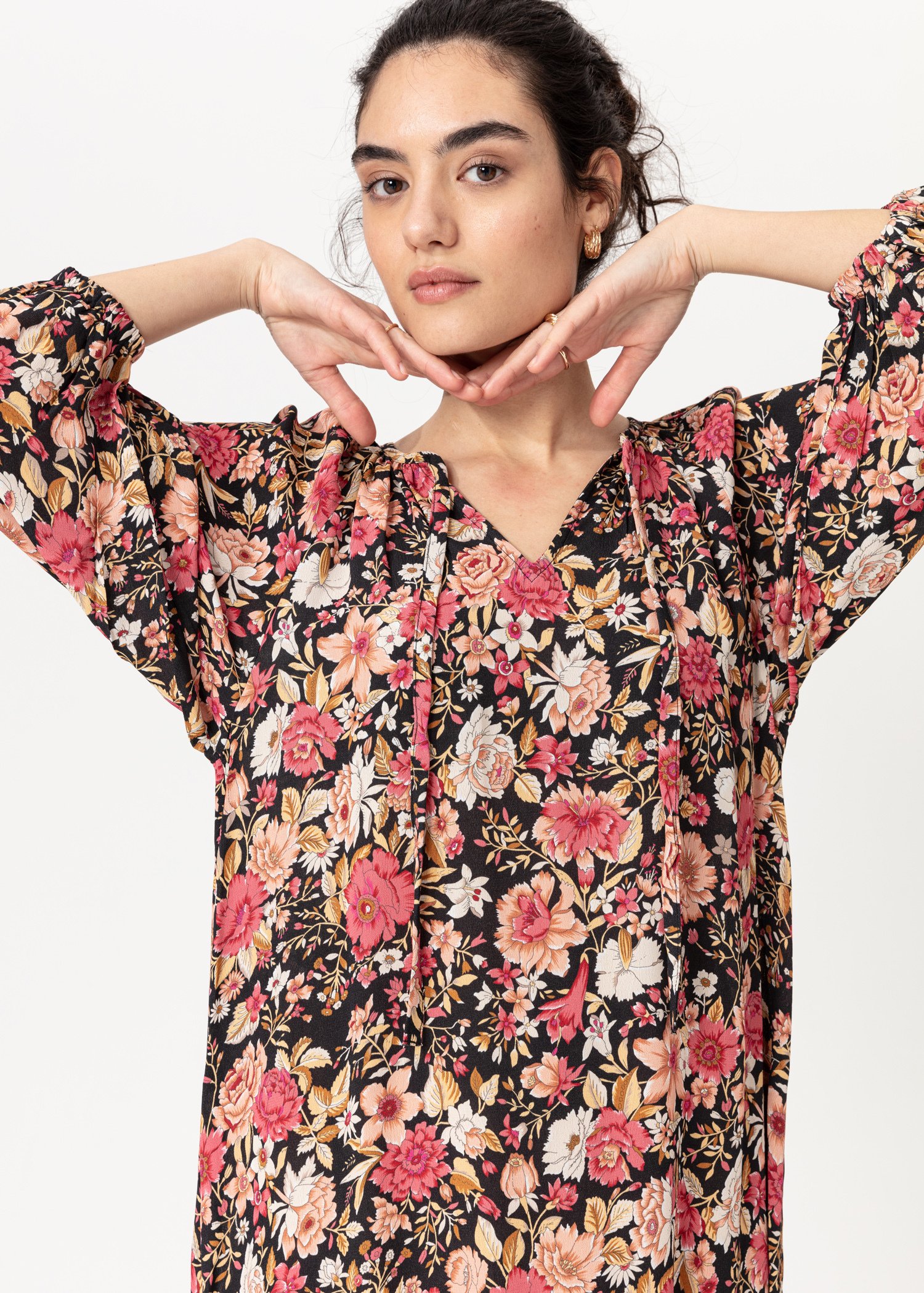 Puff sleeve floral maxi dress Image 4