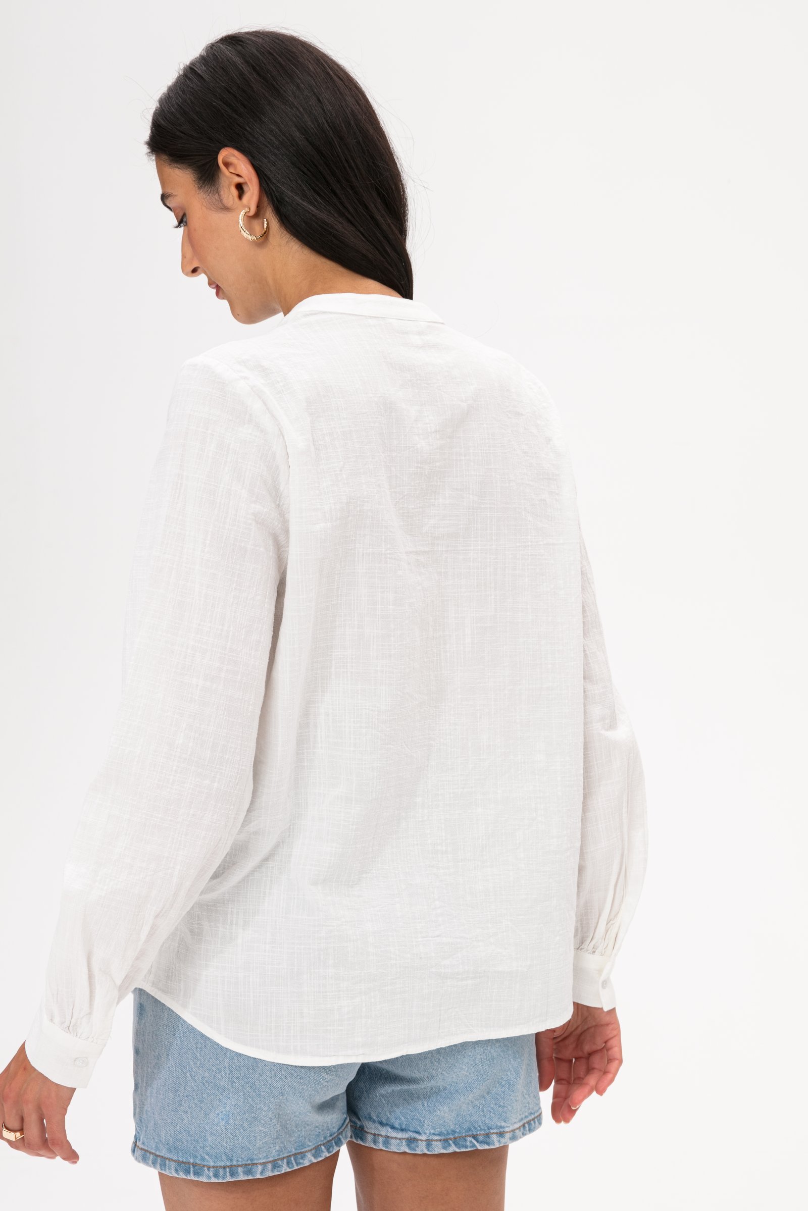 Embroidered white blouse Image 3