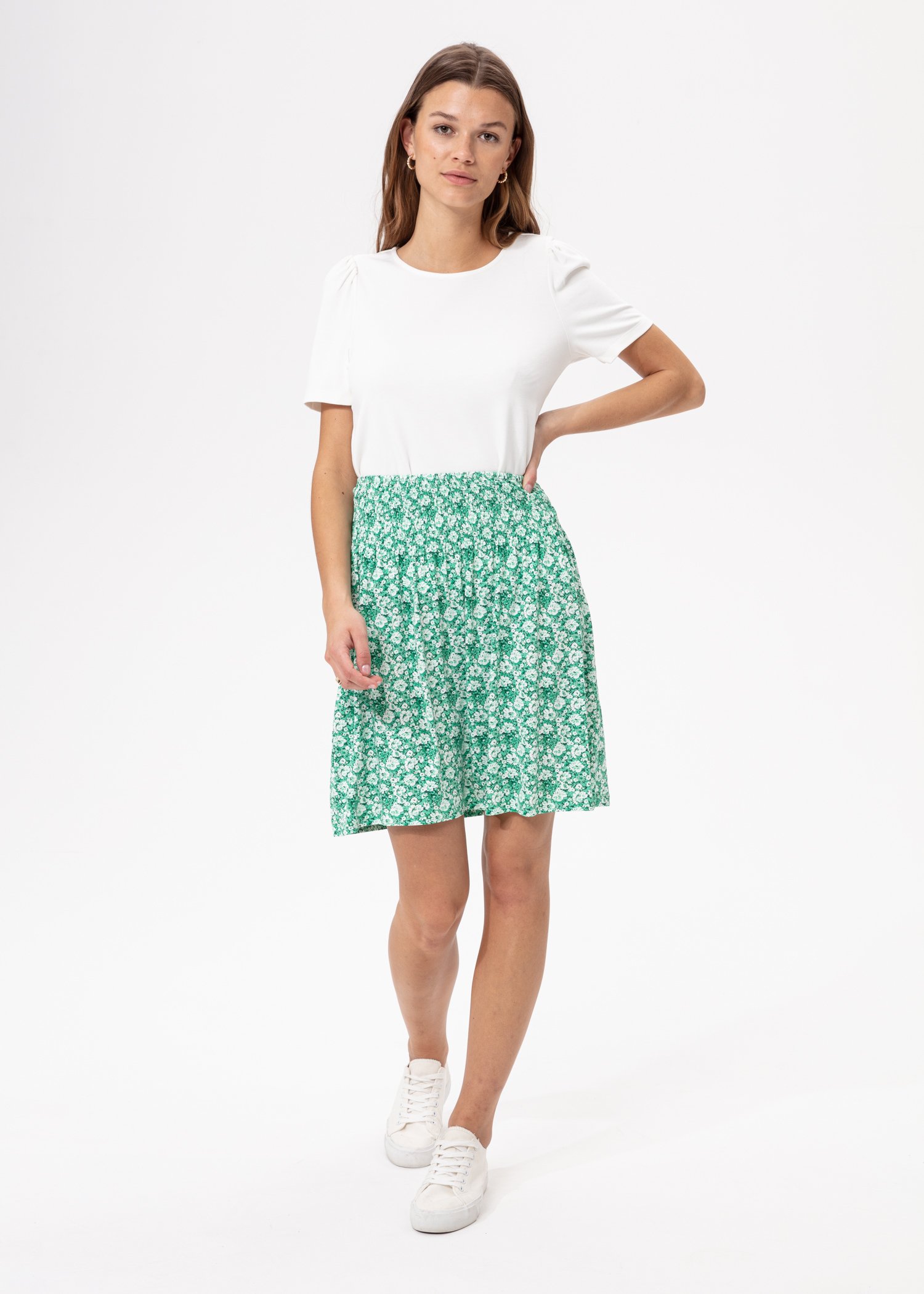 Elastic skirt with smock details