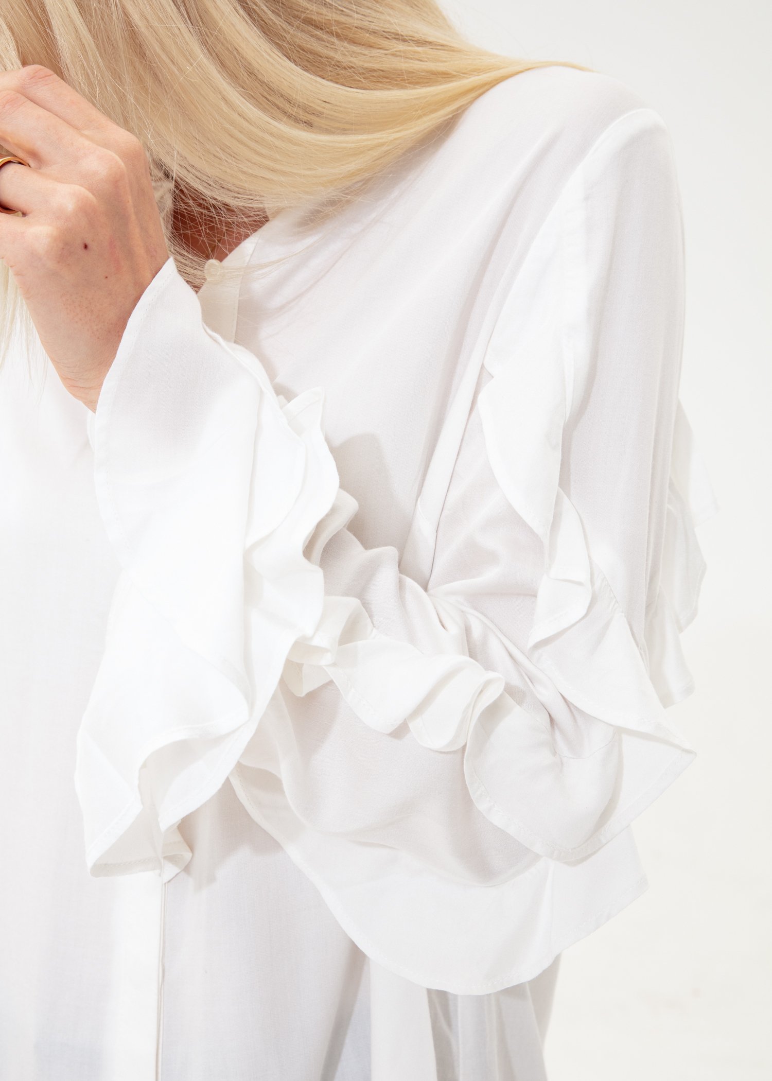 Solid blouse Image 4