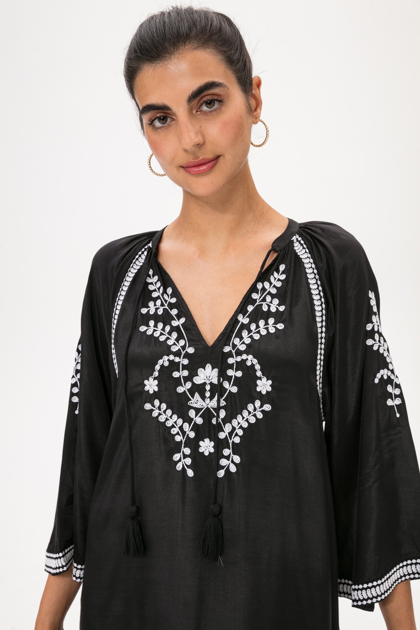 Black embroidered dress Image 3