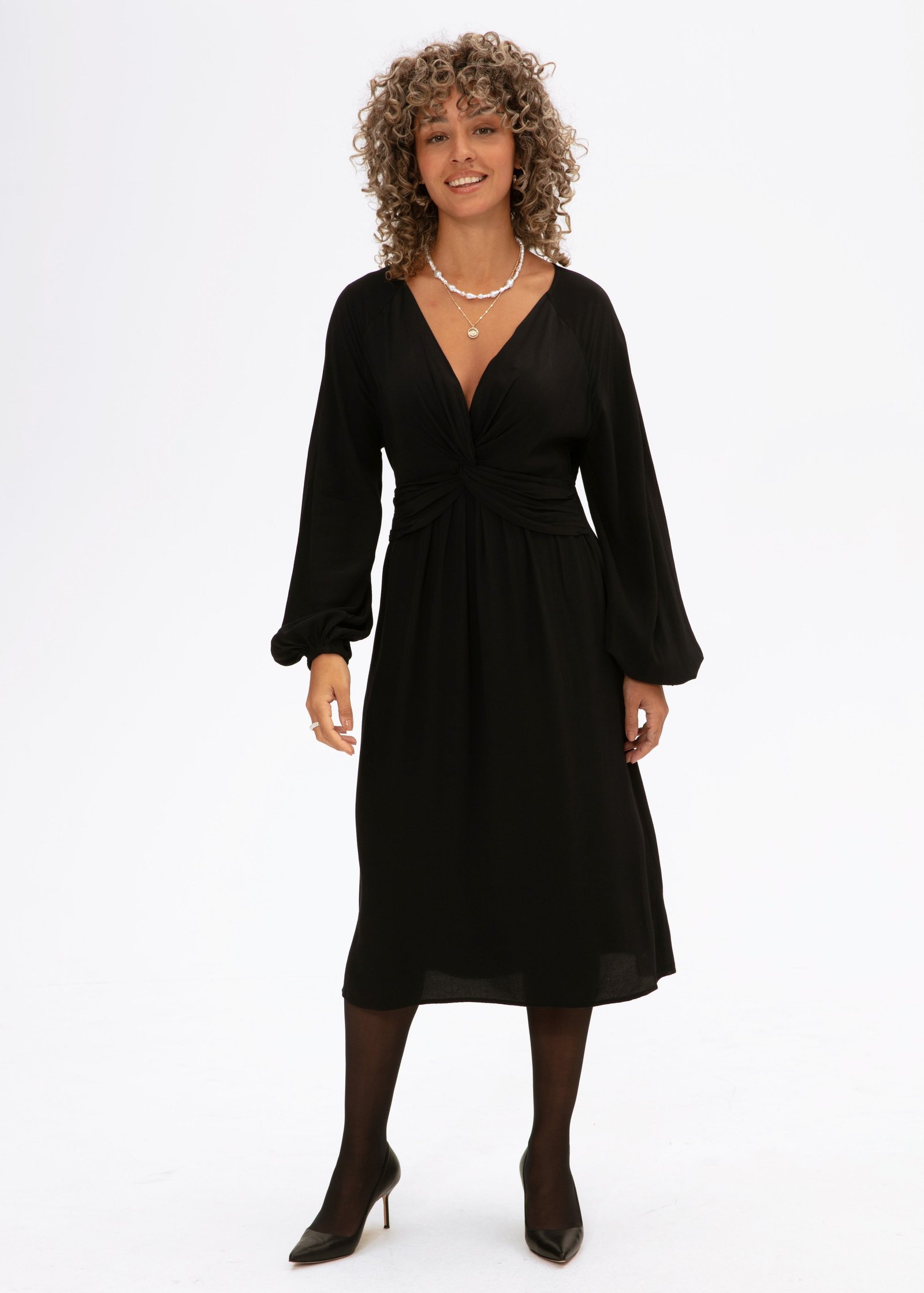 Black dress with puff sleeves Image 2