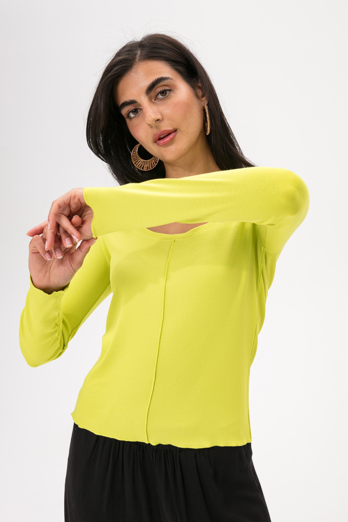 Solid long sleeved top Image 1