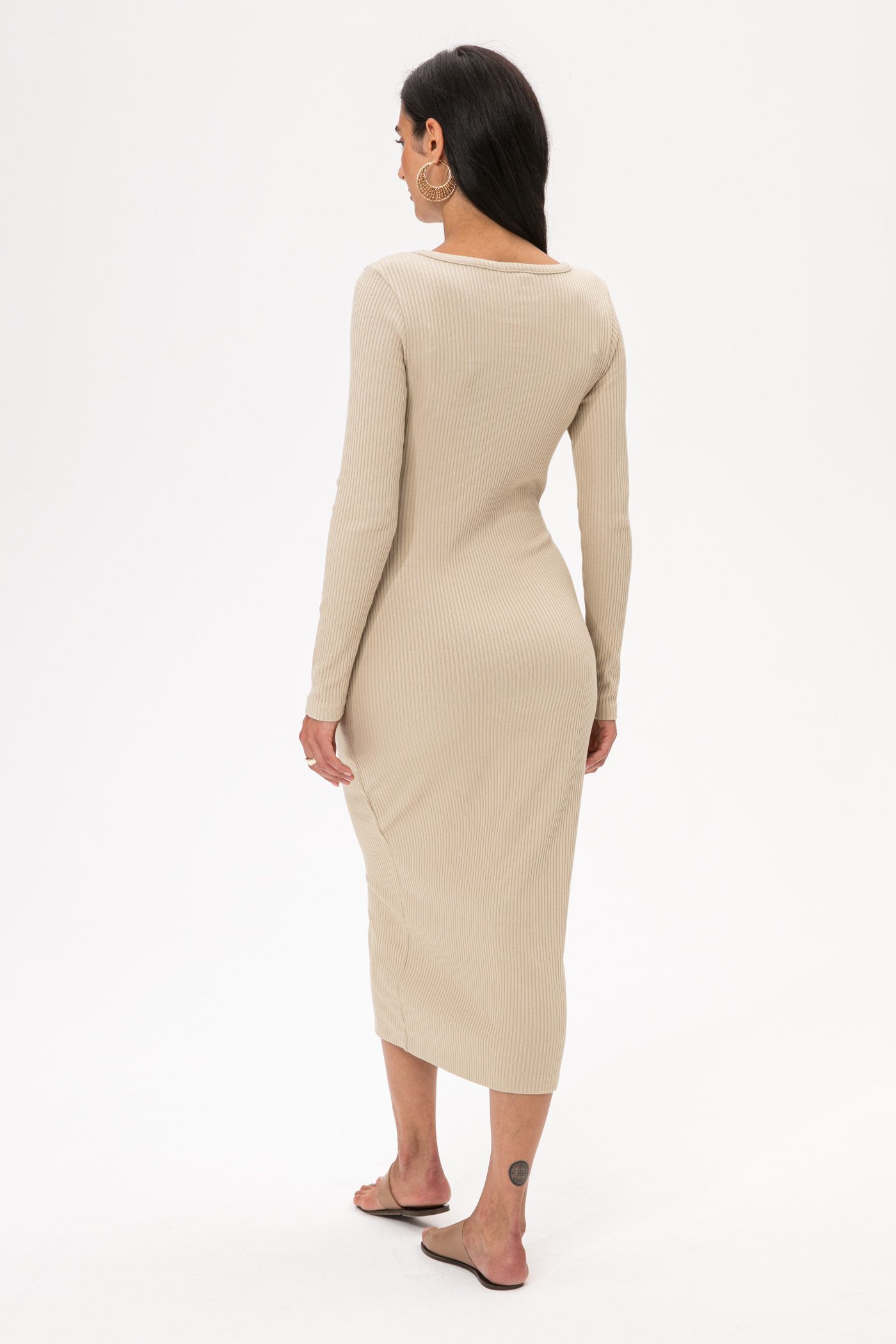 Beige ribbed knitted dress Image 4