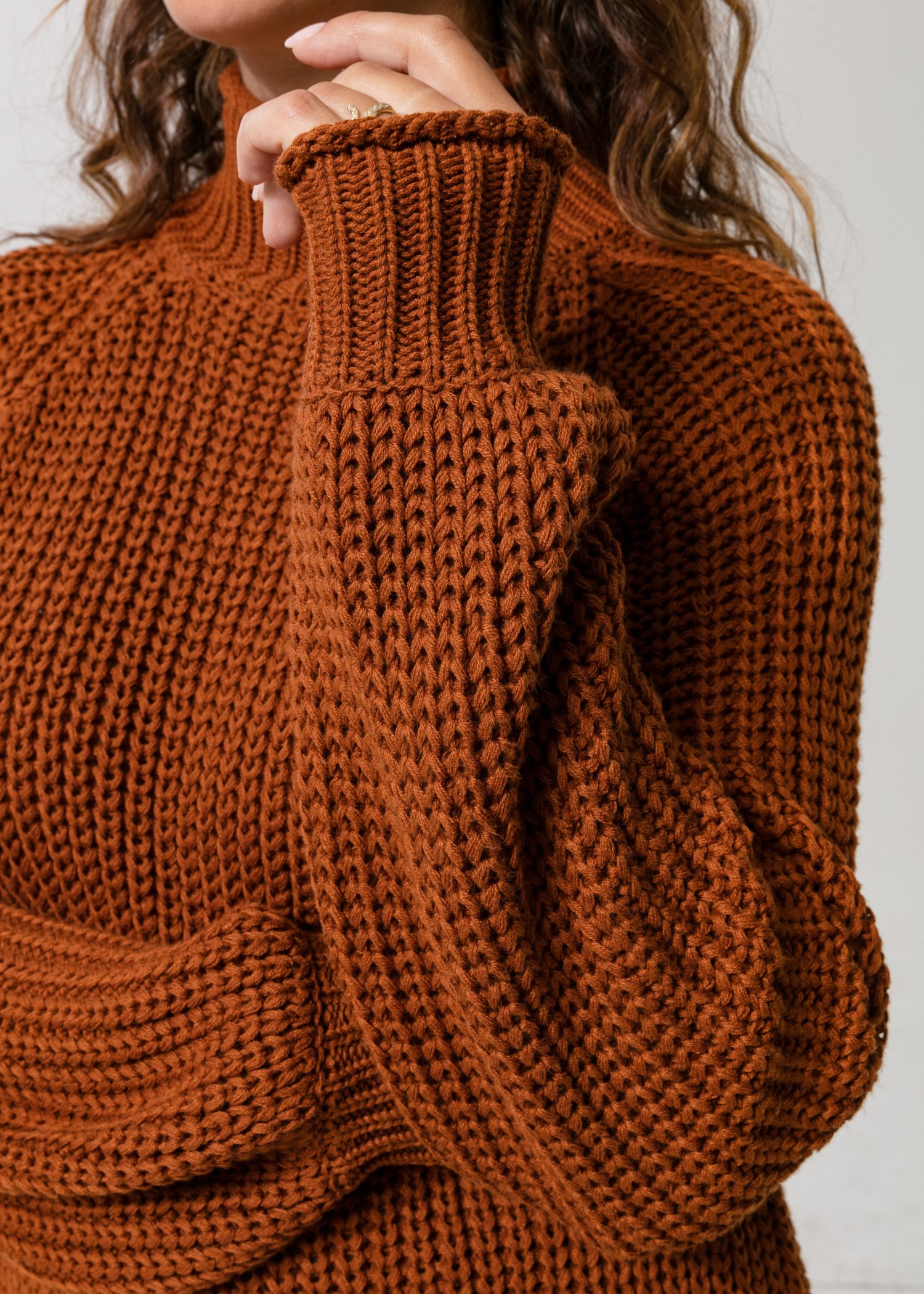 Solid knitted sweater Image 3