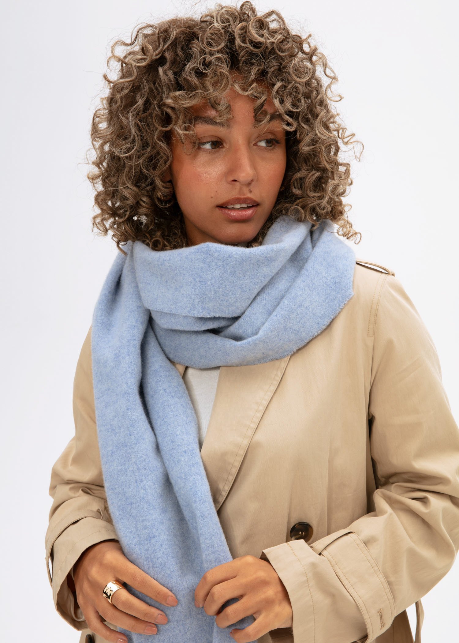 Solid wool scarf Image 3