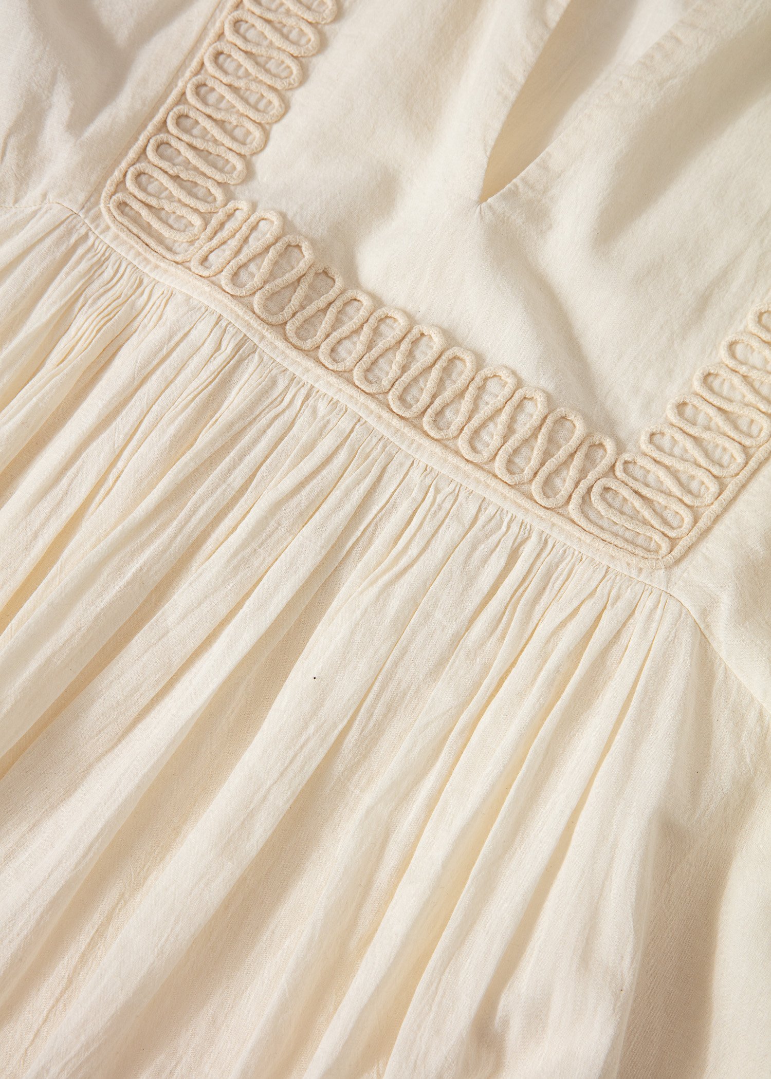 Hvit langermet kjole med puffermer thumbnail 5
