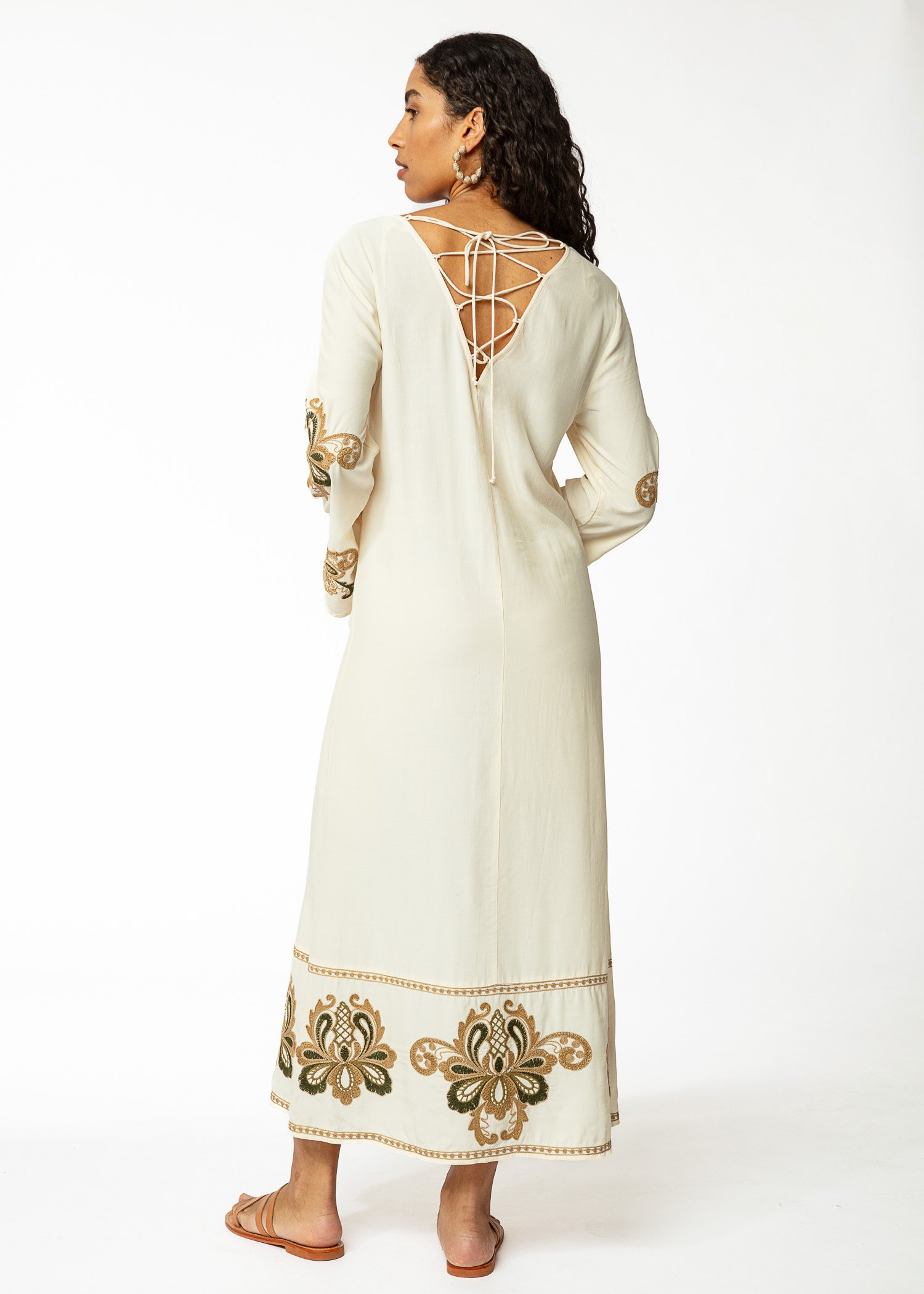 Long dress with embroidery thumbnail 2