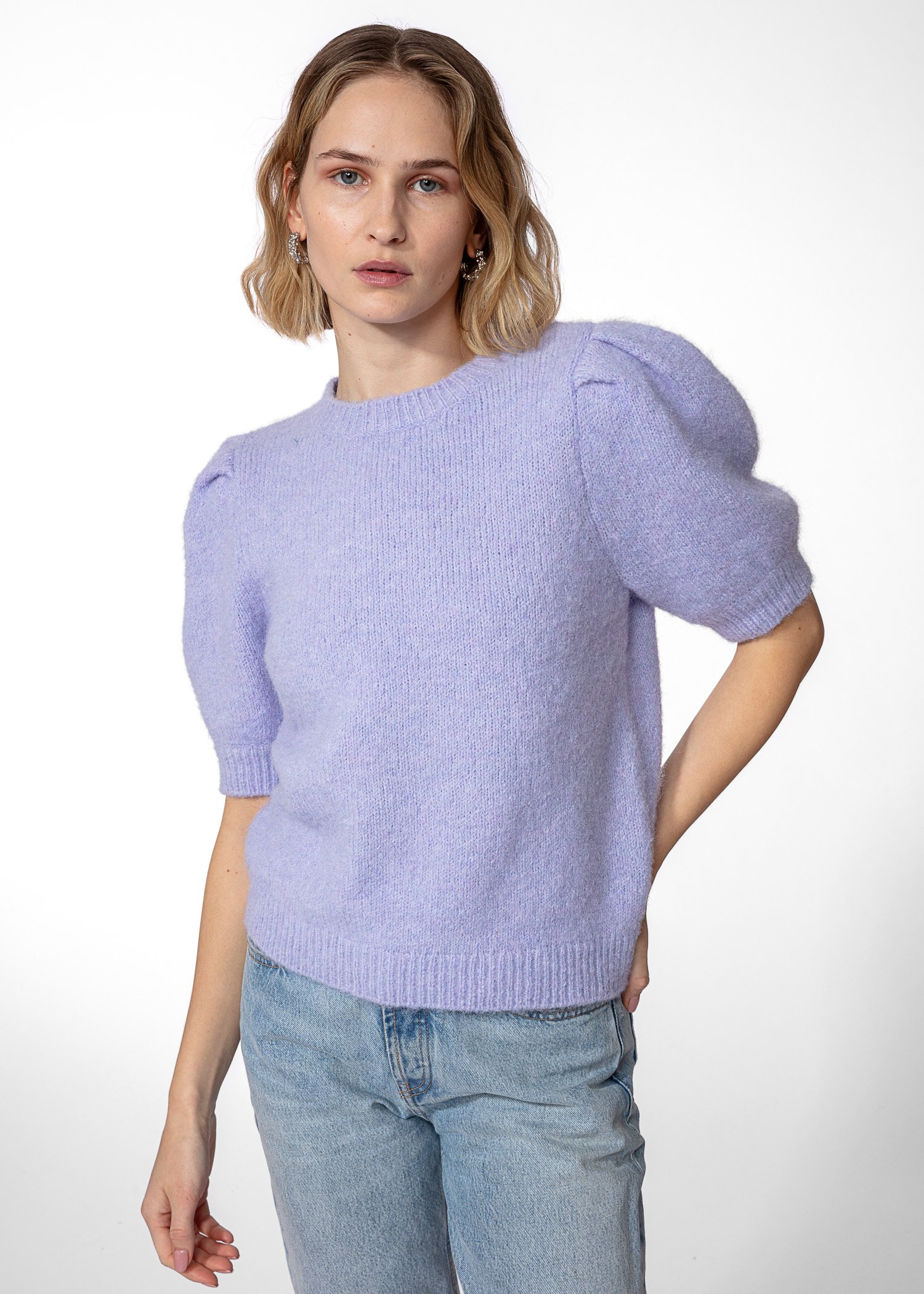 Soft knitted sweater thumbnail 0