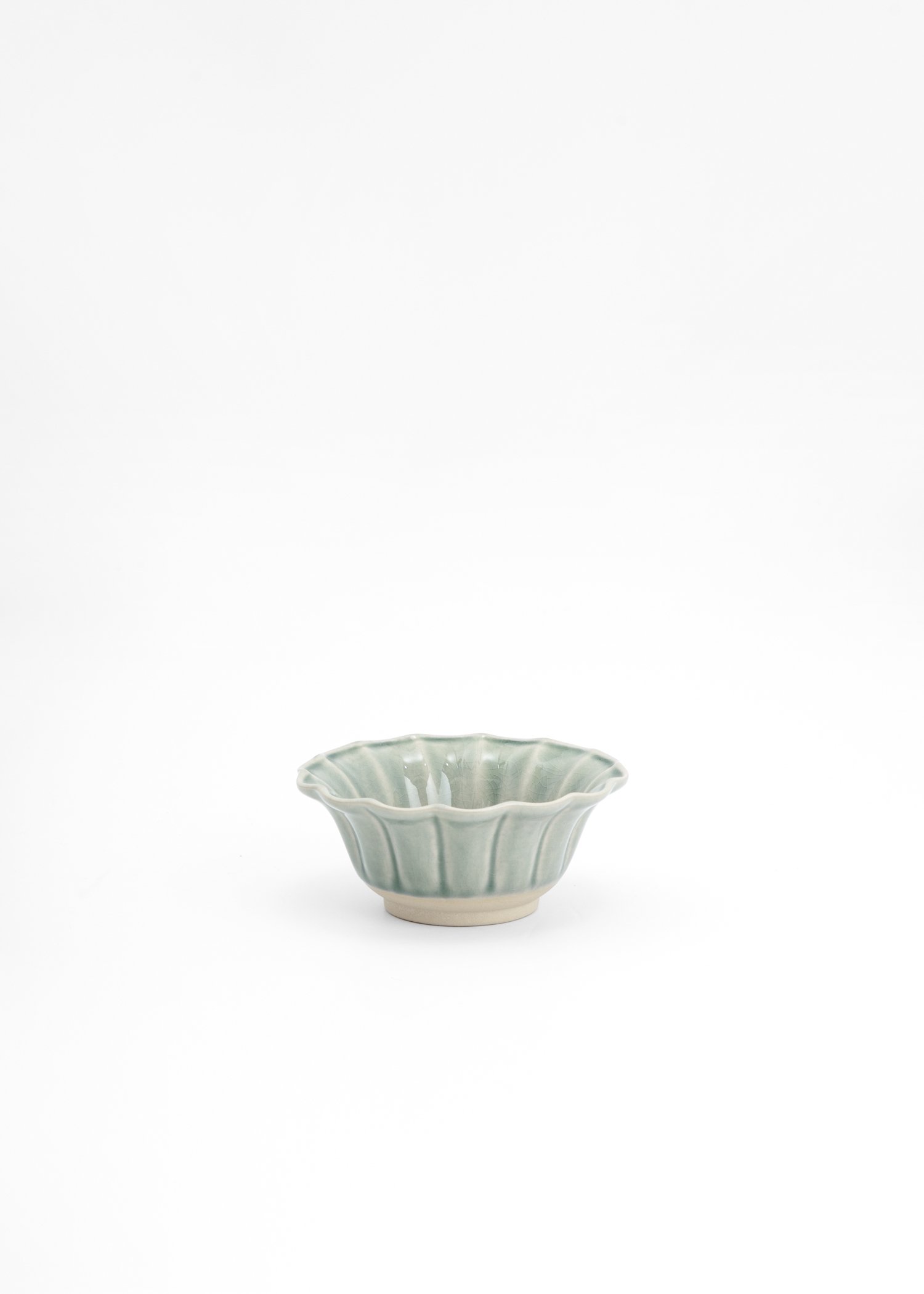 Small wavy bowl