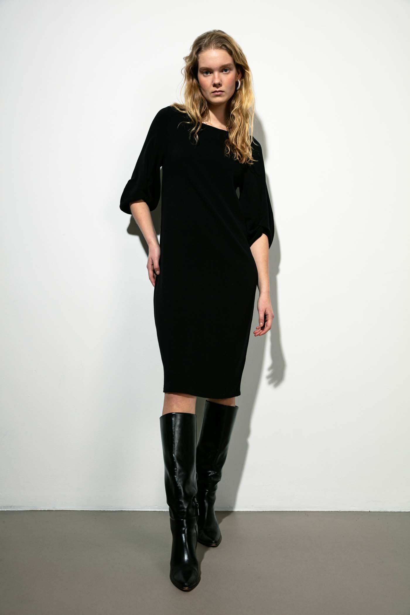 Black wide sleeved dress Image 3