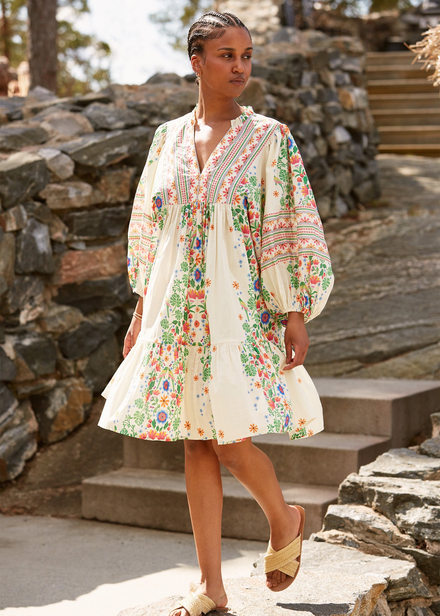 Floral dress with puff sleeves Image 4