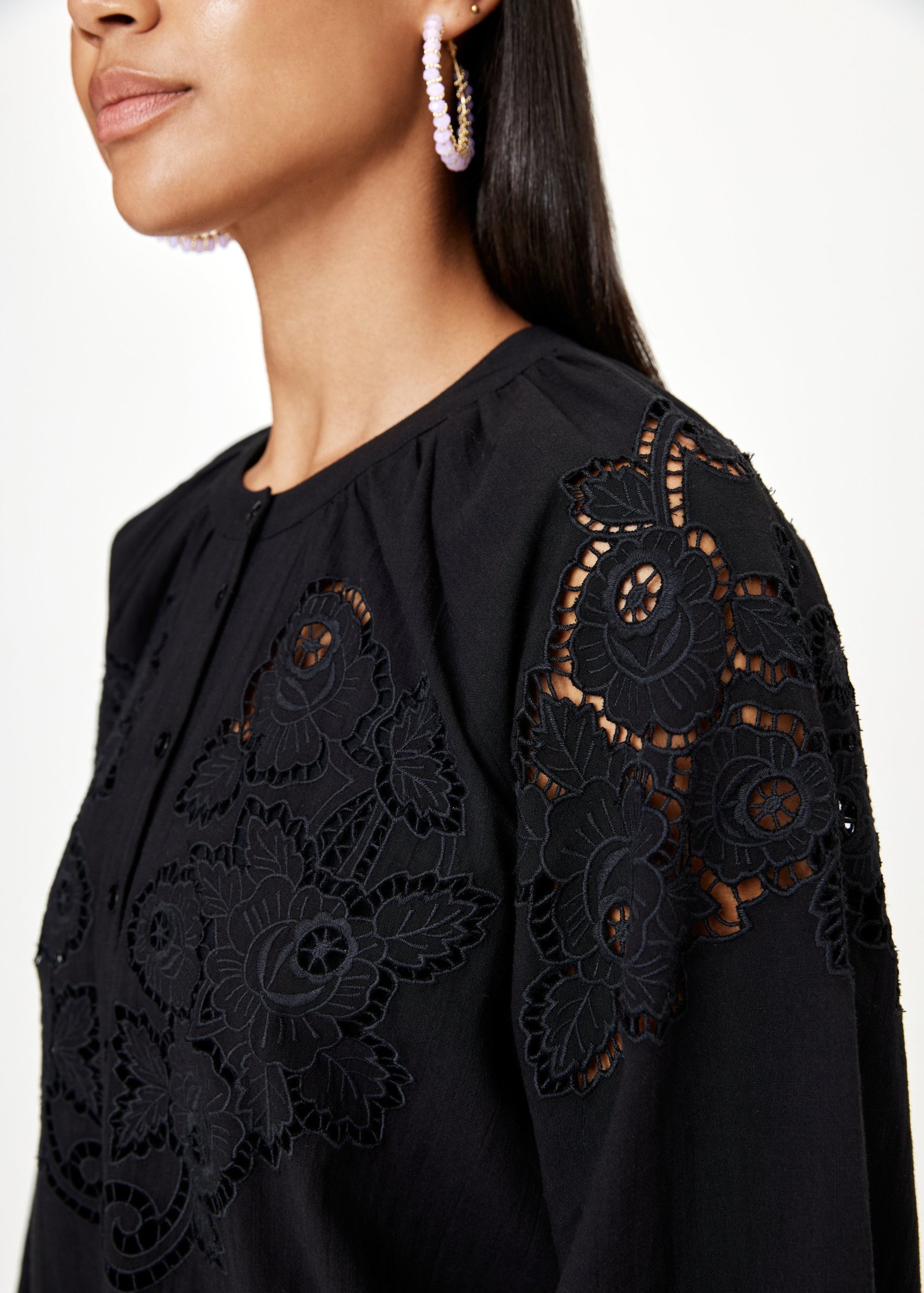 Embroidered blouse Image 3