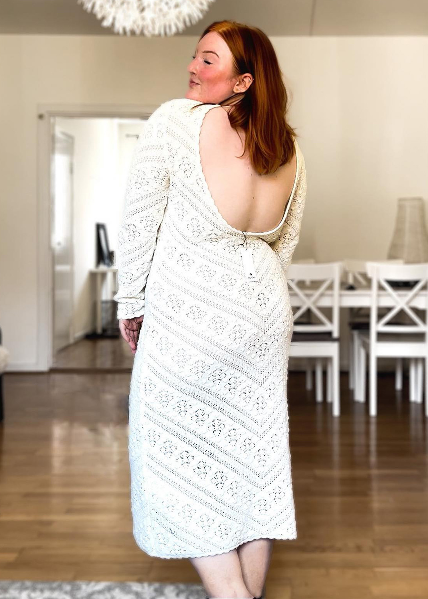 Knitted dress with open back Image 3