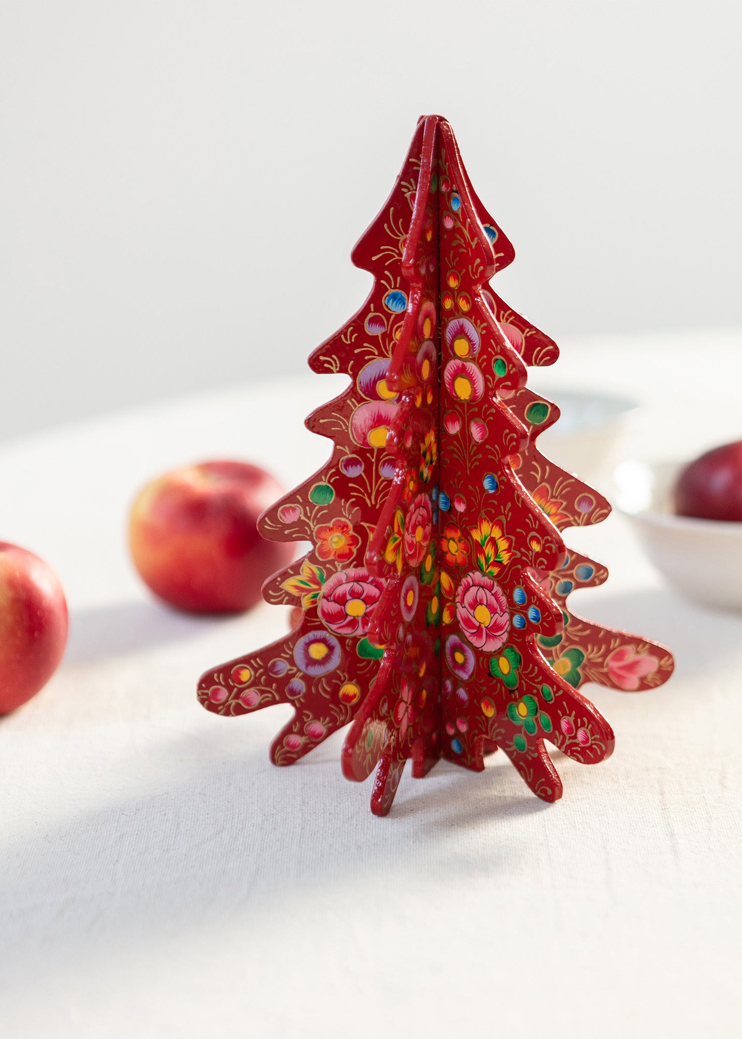 Decorative Christmas tree thumbnail 1