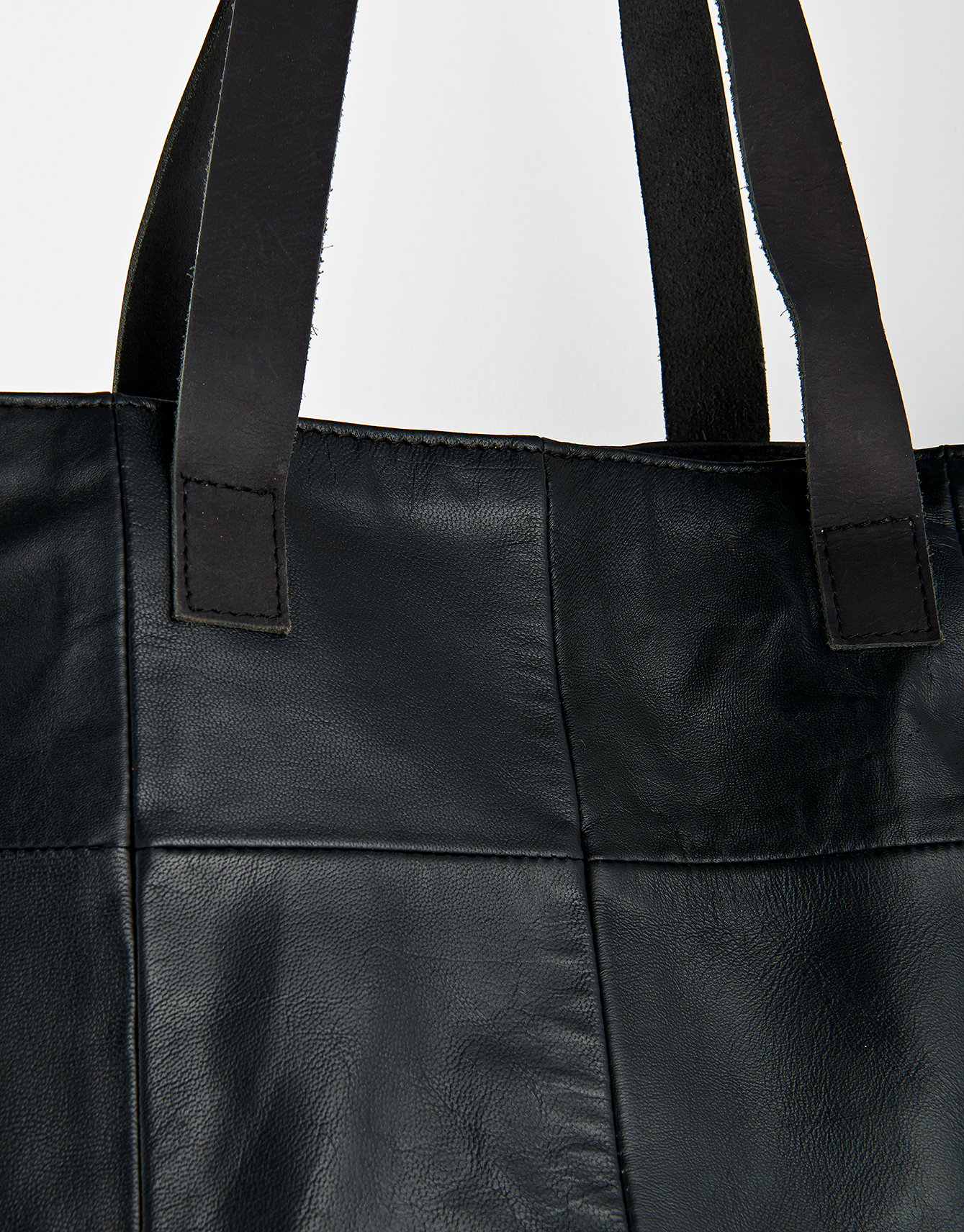 Leather handbag thumbnail 1