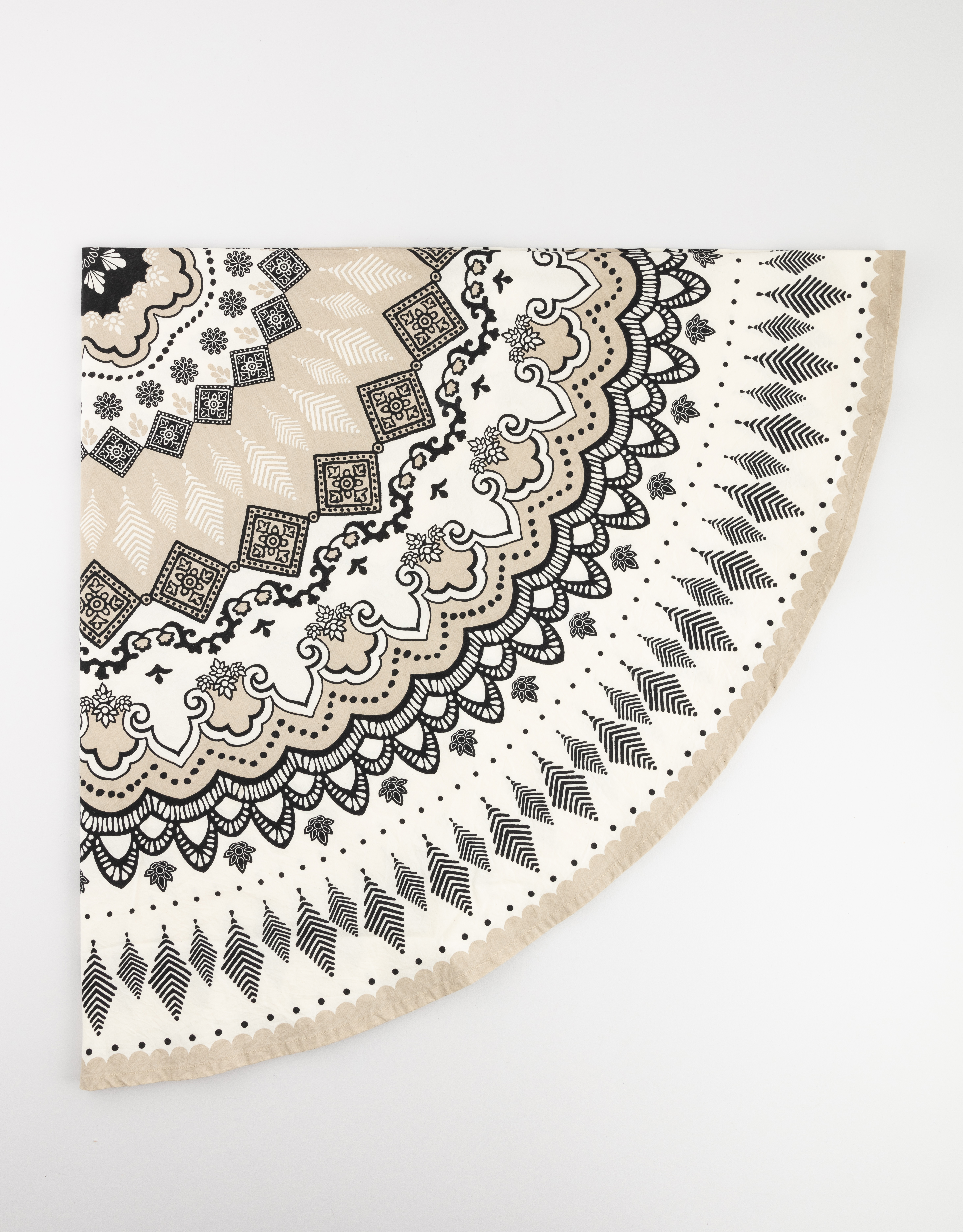 Round cotton tablecloth