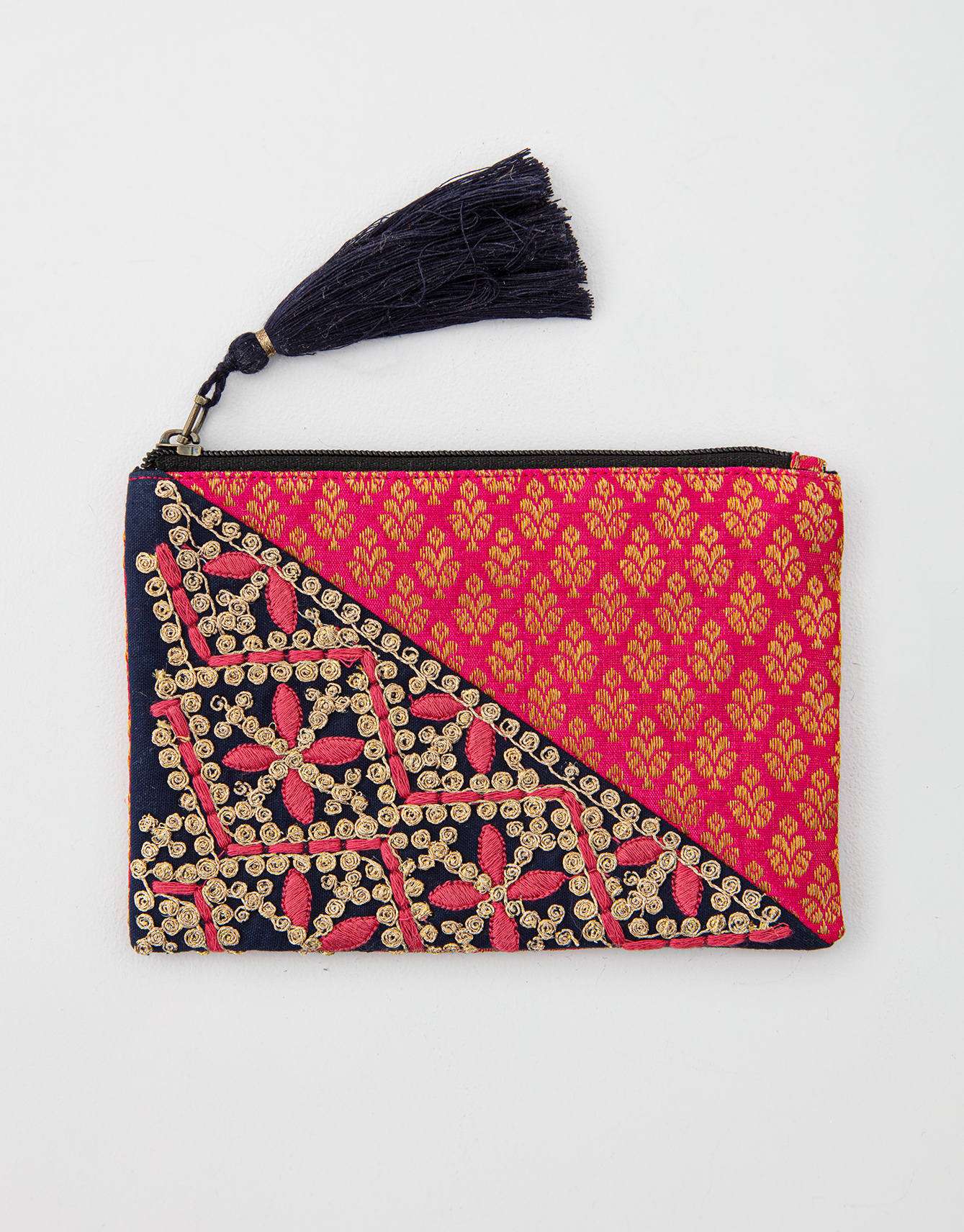 Patterned coin purse Image 0