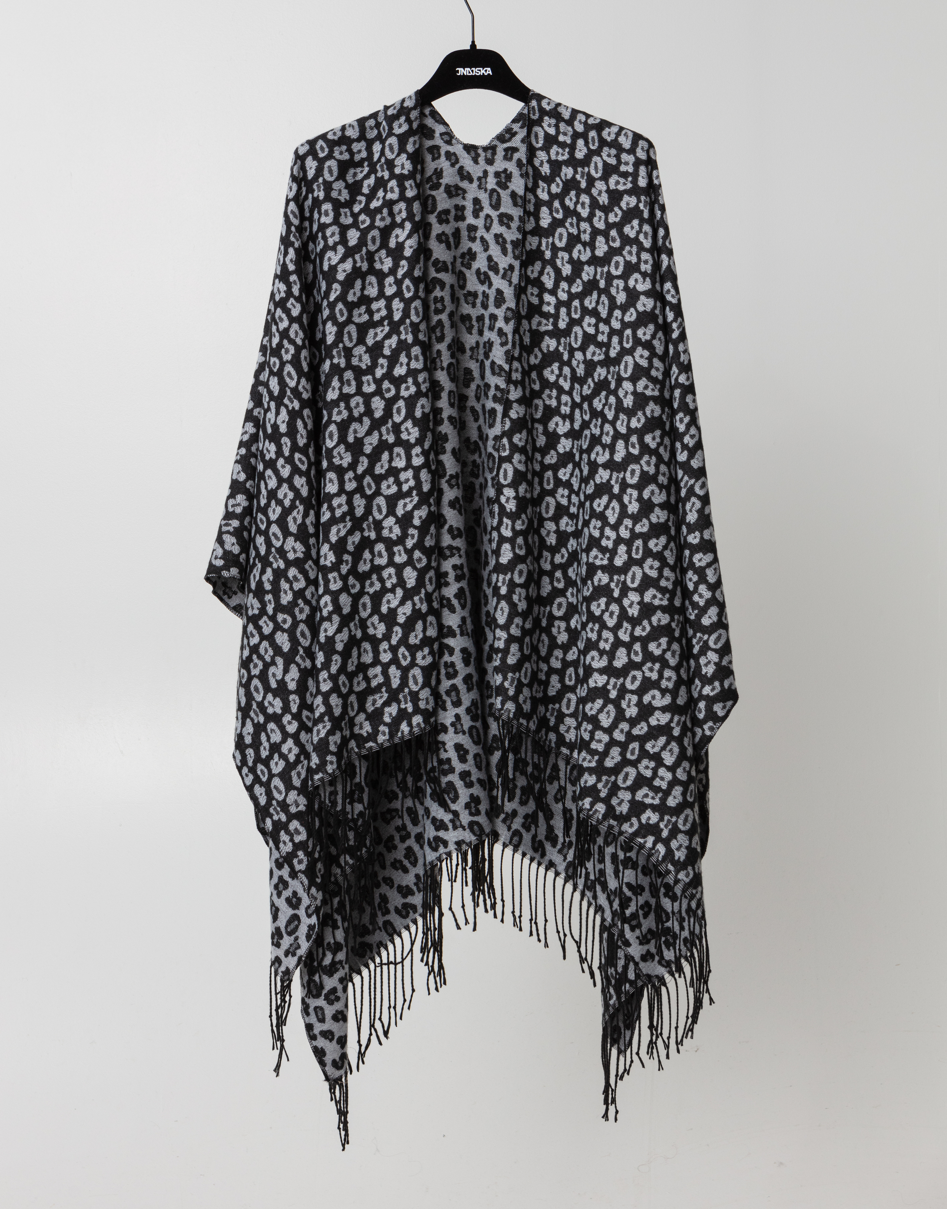 Leopard patterned poncho thumbnail 0