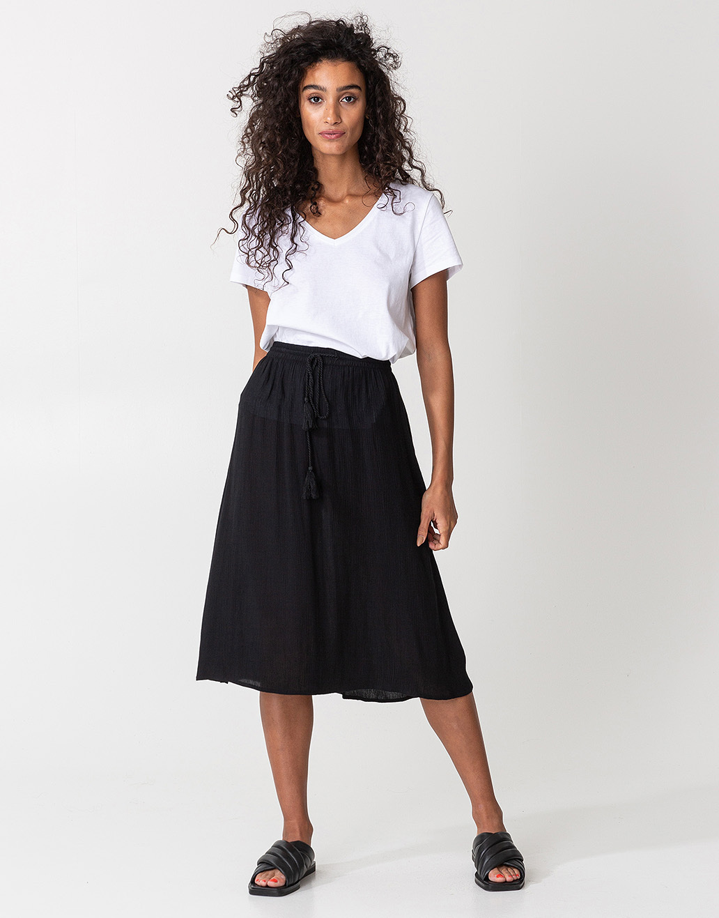 Solid midi skirt with tassels Image 0