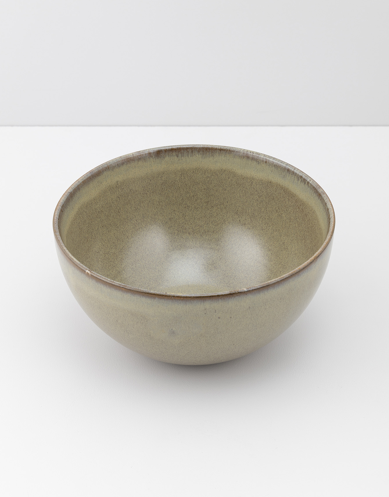 Big stoneware bowl thumbnail 0