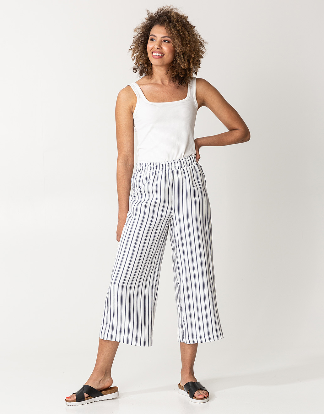 Loose wide trousers Image 0