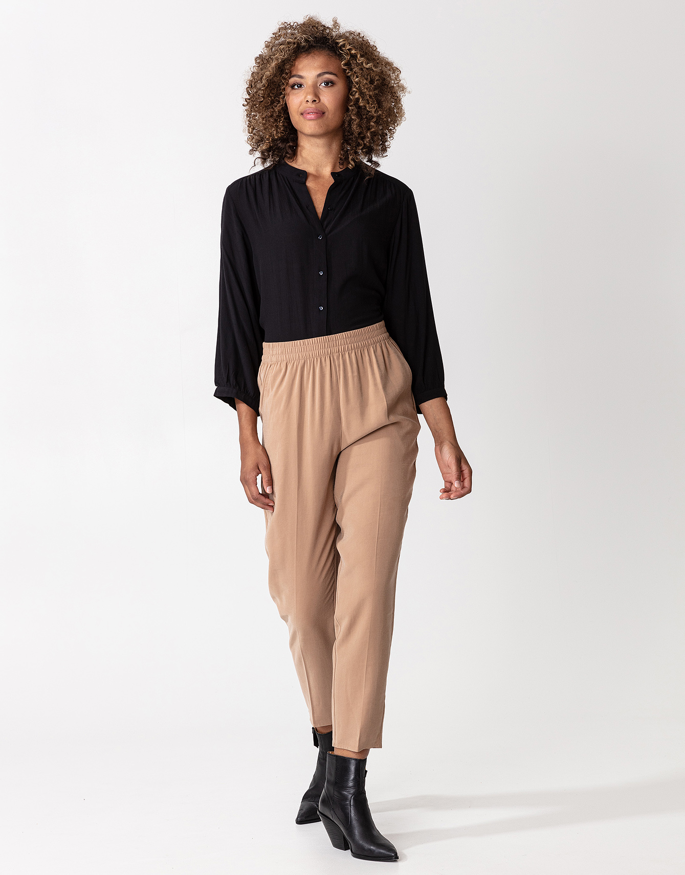Solid elasticated trousers Image 0