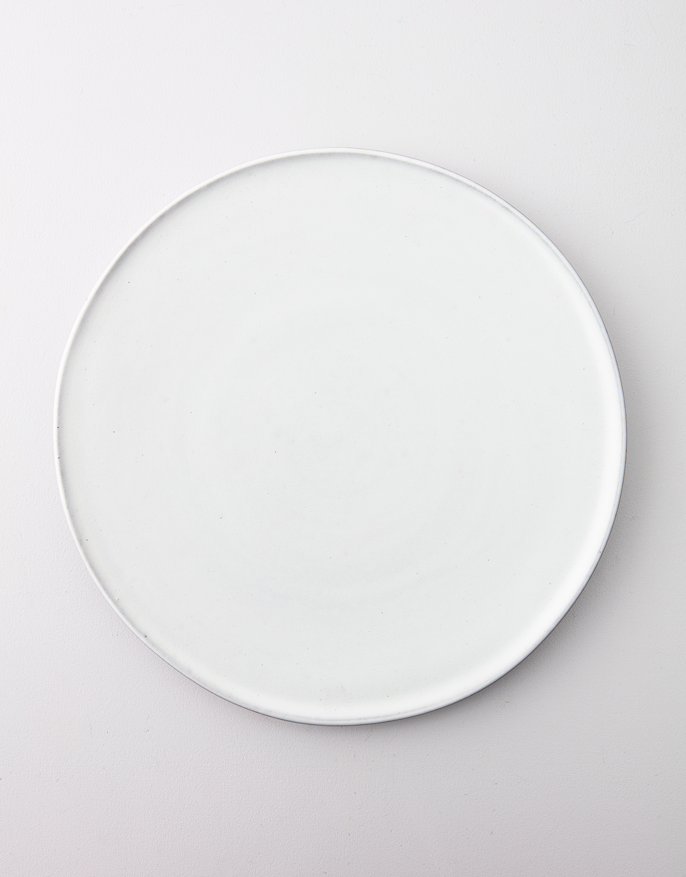 White ceramic plate thumbnail 3