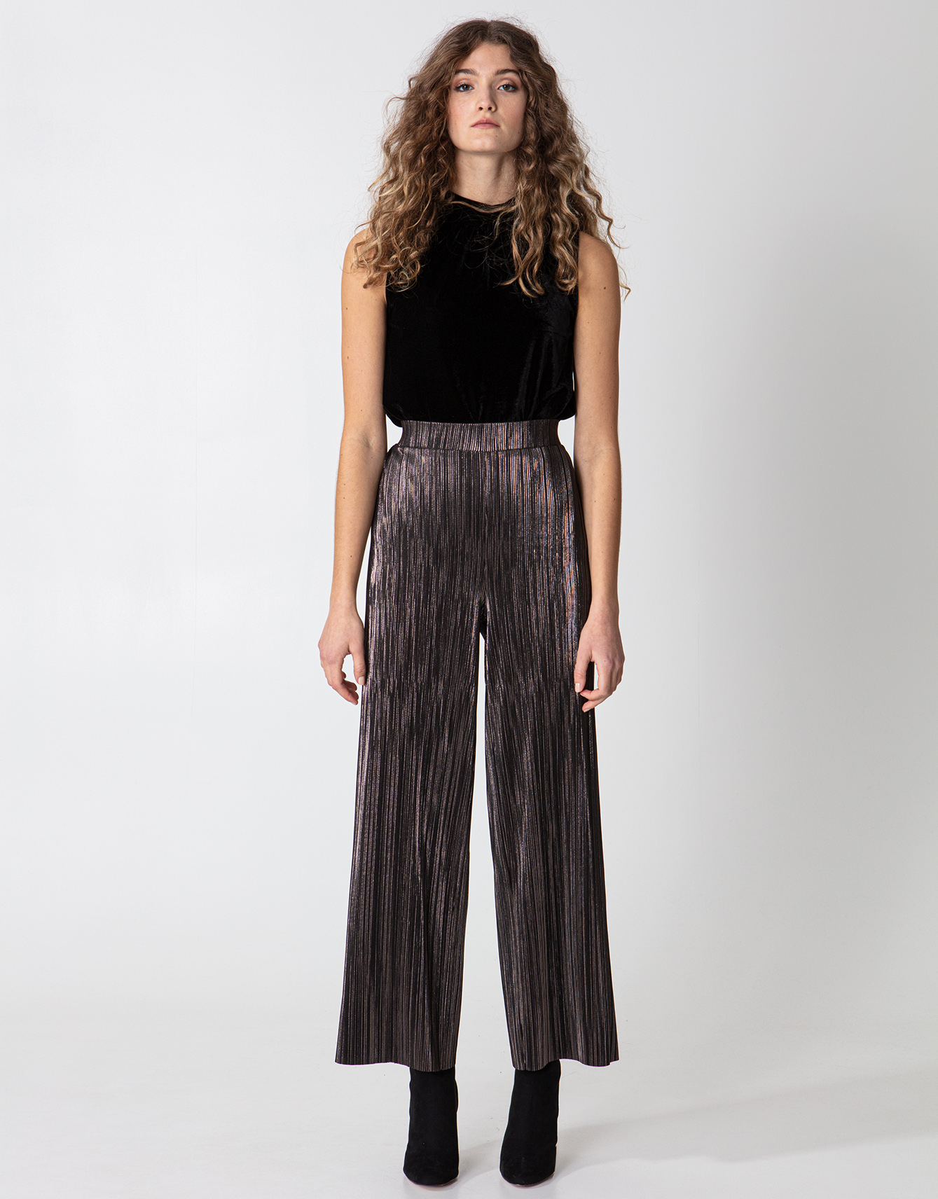 Shimmering pleated wide pants Image 0