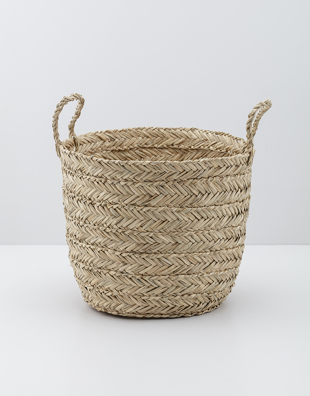 Large seagrass basket Image 0