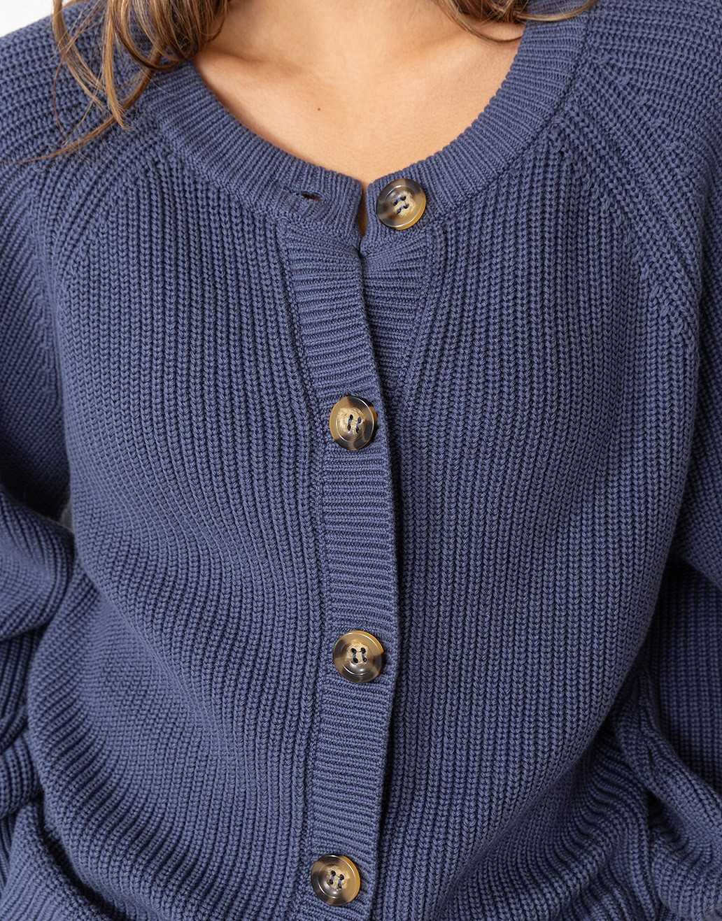 Knitted buttoned cardigan thumbnail 6