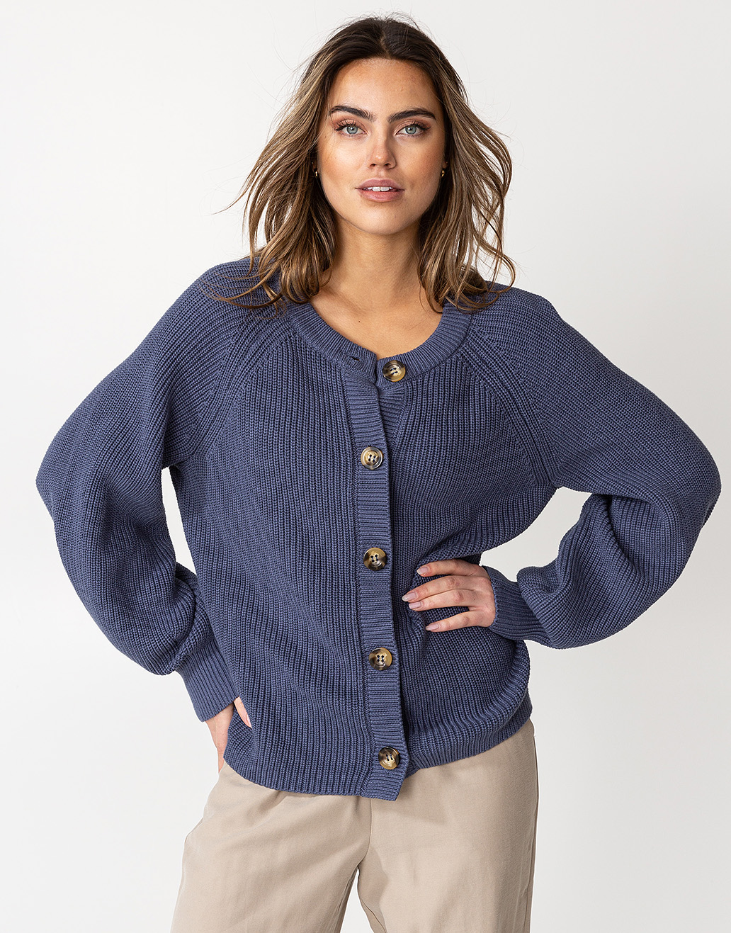 Knitted buttoned cardigan thumbnail 5