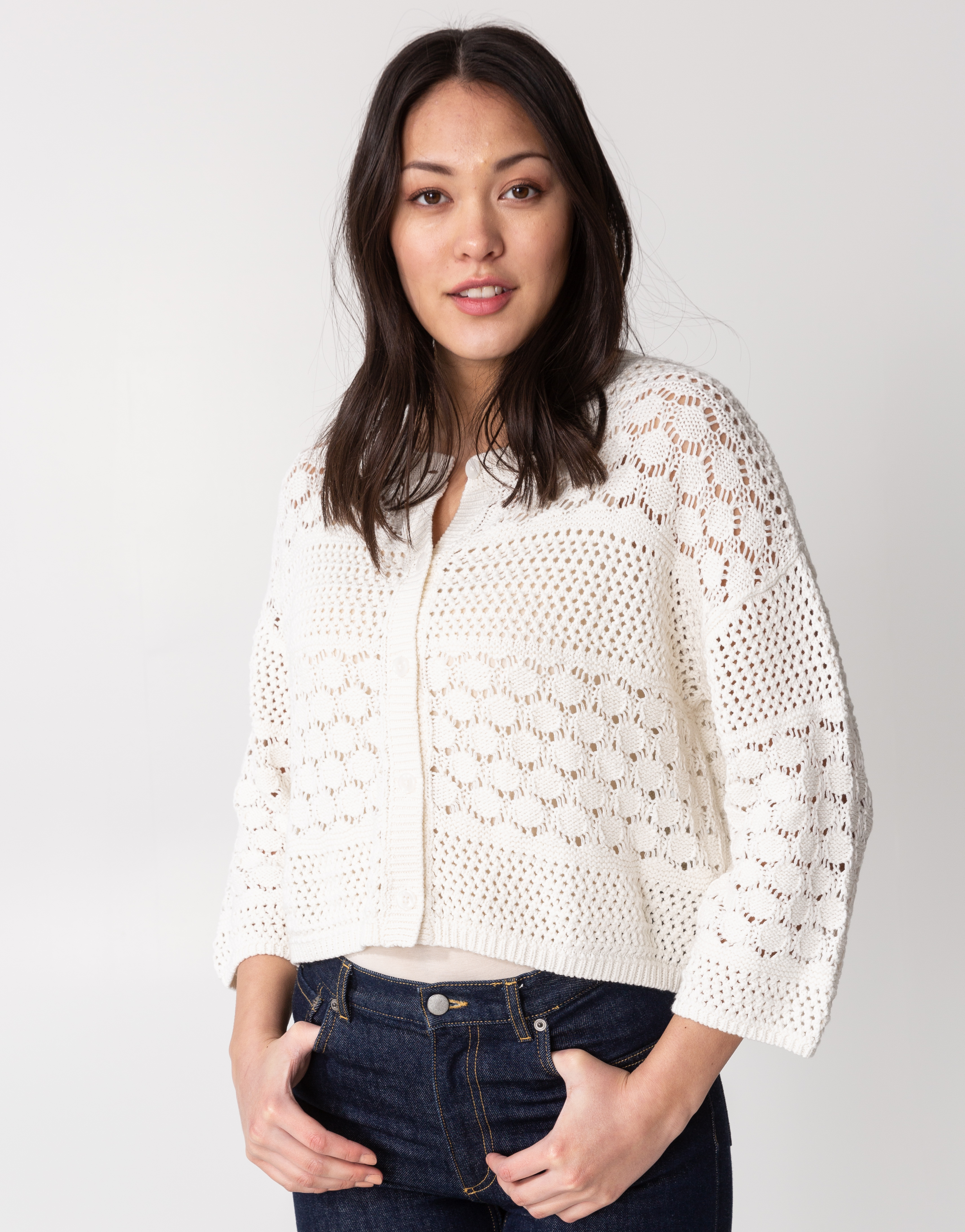 White knitted cardigan Image 0