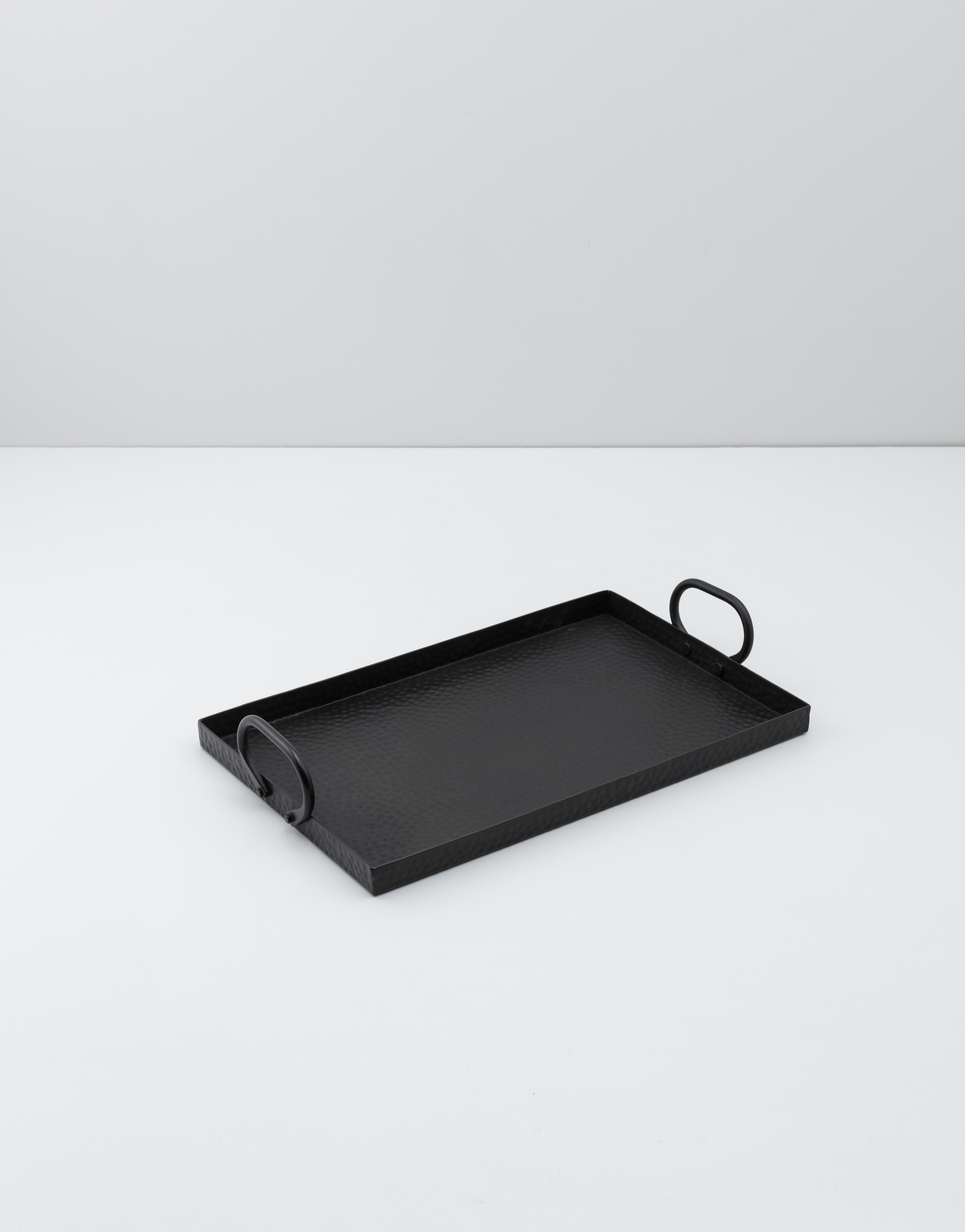 Small black tray in aluminum thumbnail 1