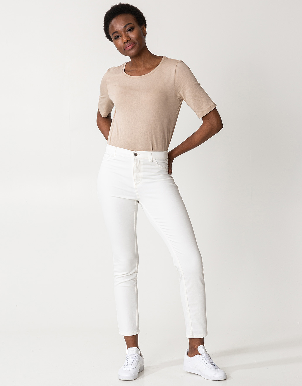 Tighta jeans med stretch Image 0