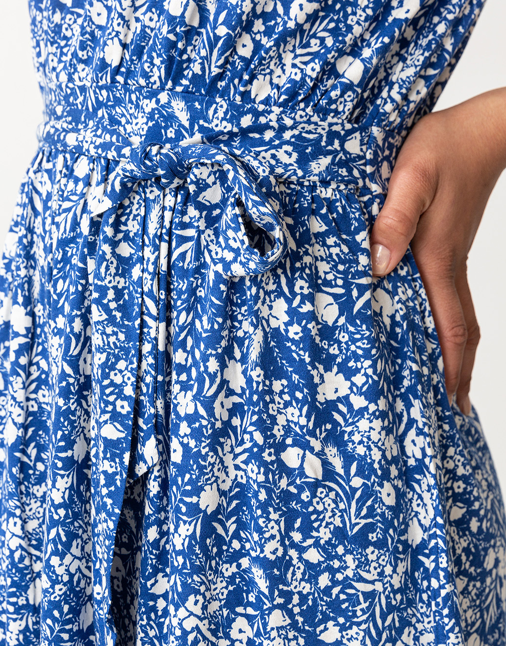 Blue floral waist tie midi dress thumbnail 3