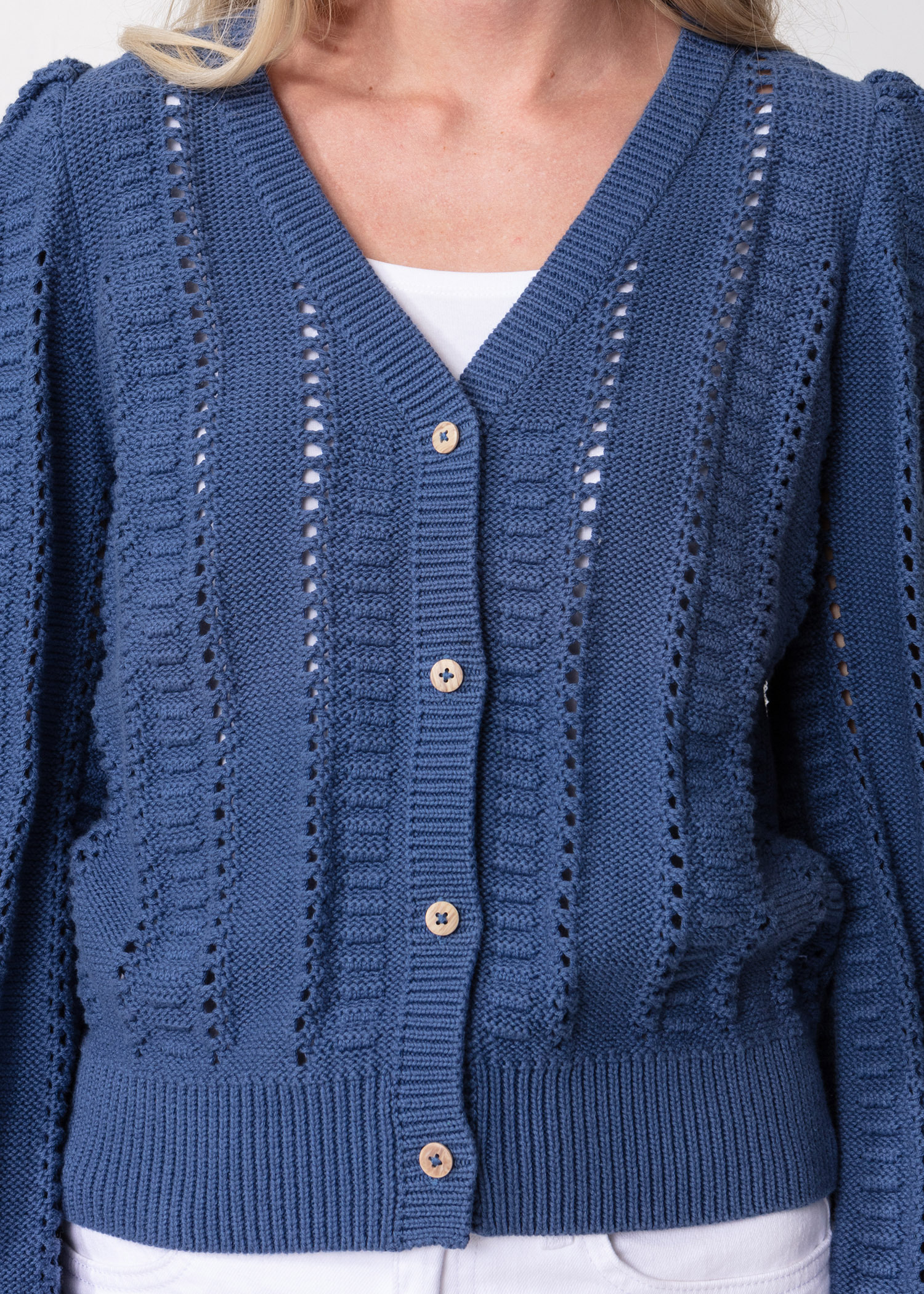 Knitted cardigan with buttons thumbnail 3