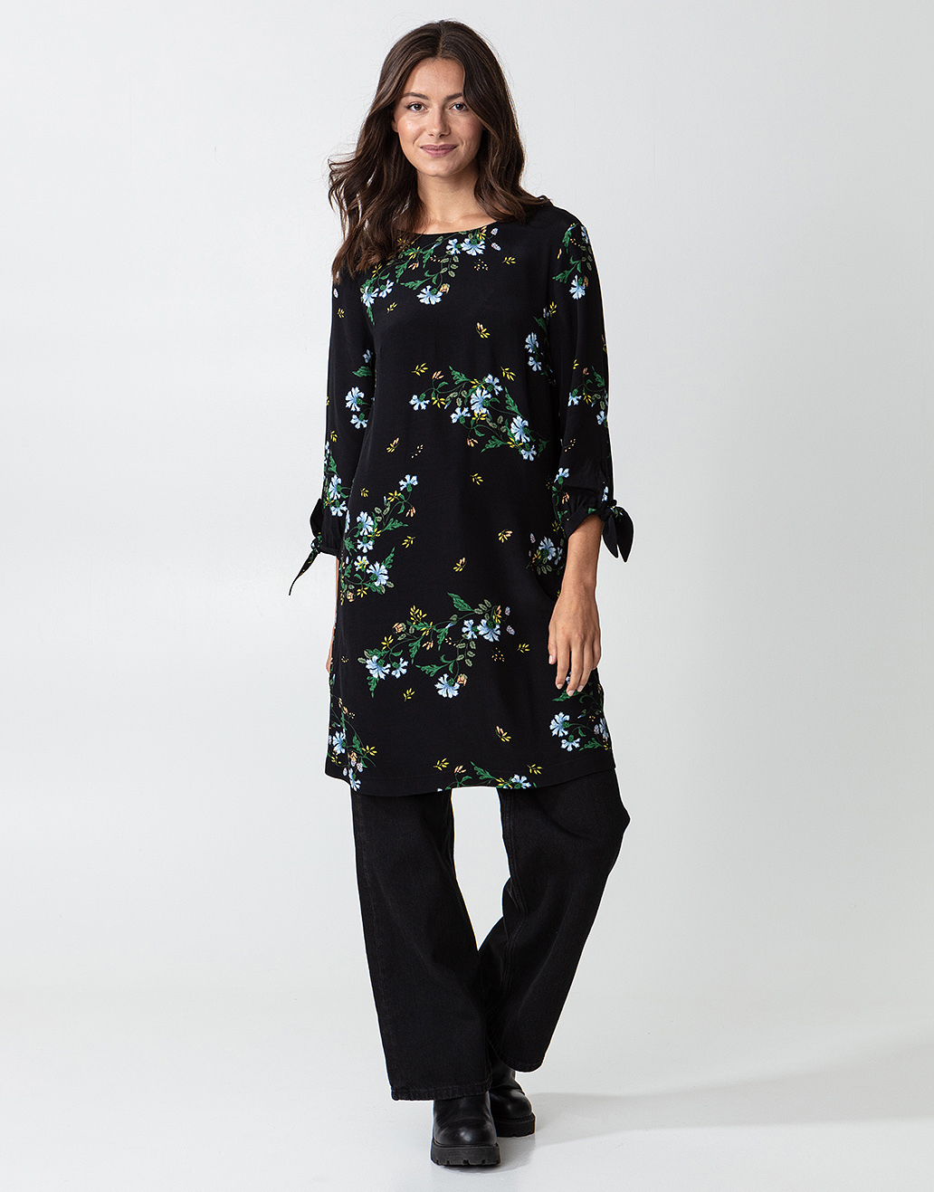 Floral tunic with cuff tie bands Image 0