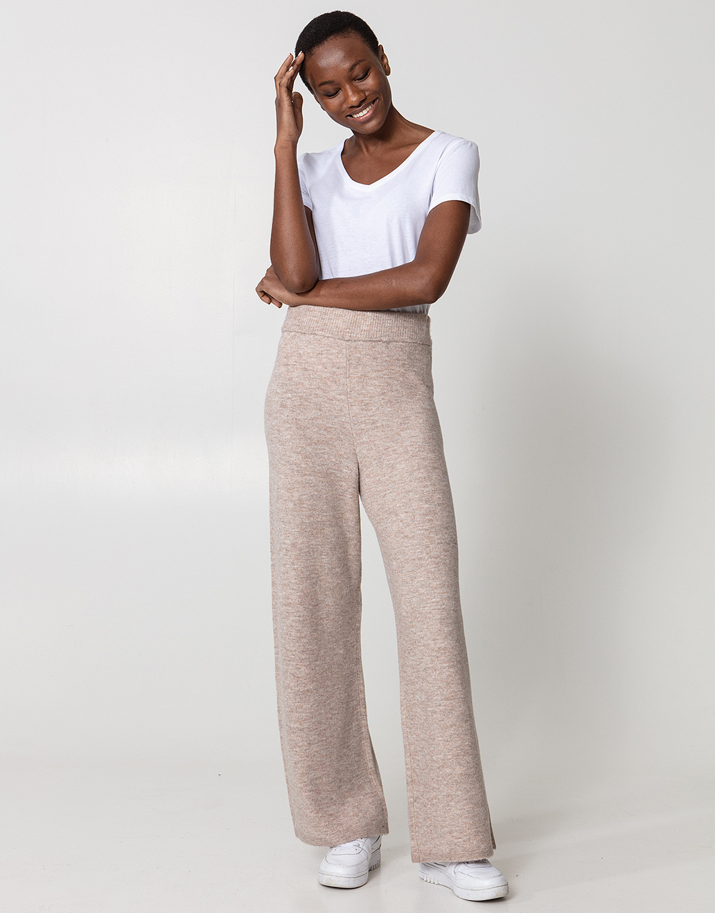 Soft knitted beige trouser Image 0