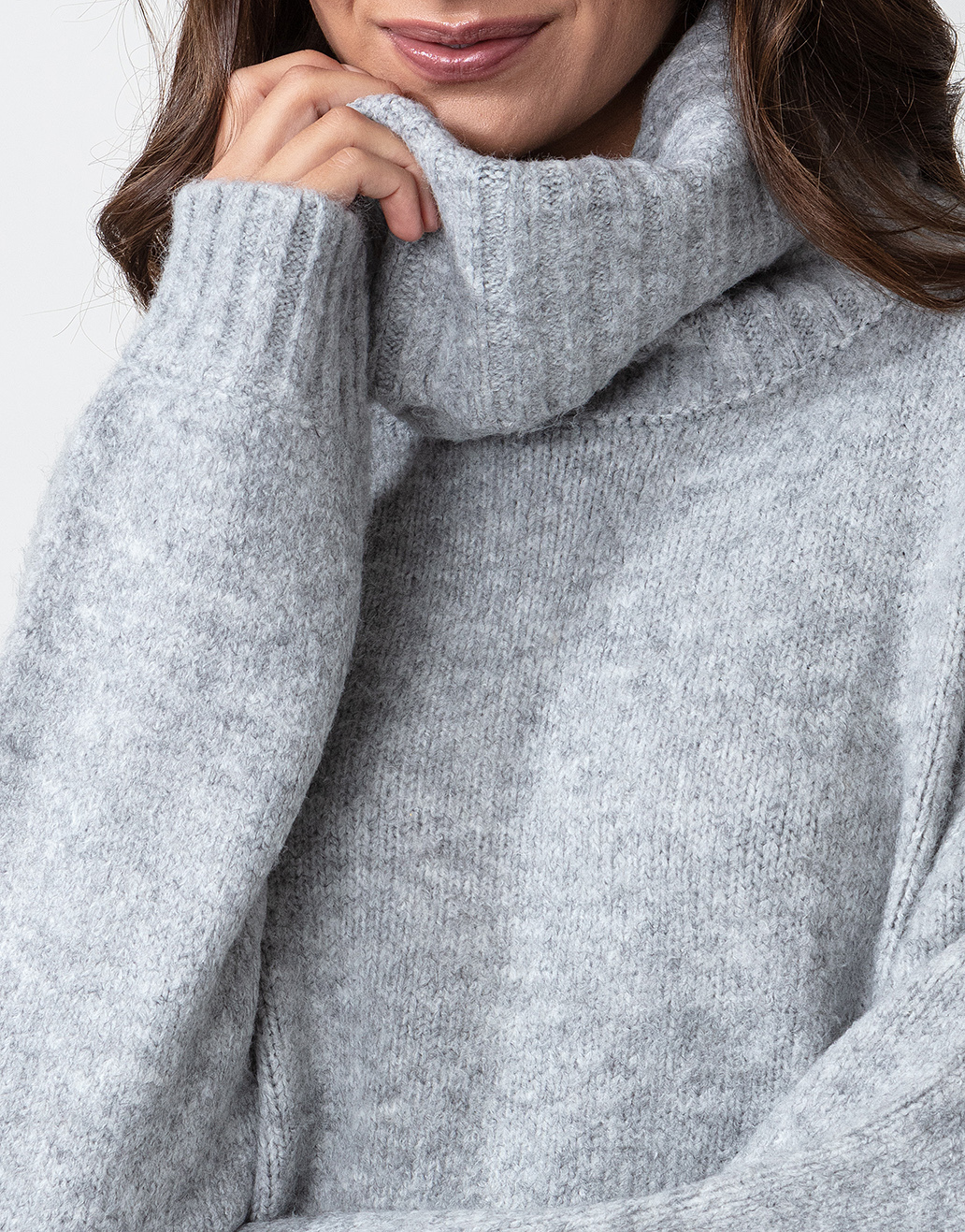 Heavy knitted roll-neck sweater thumbnail 4
