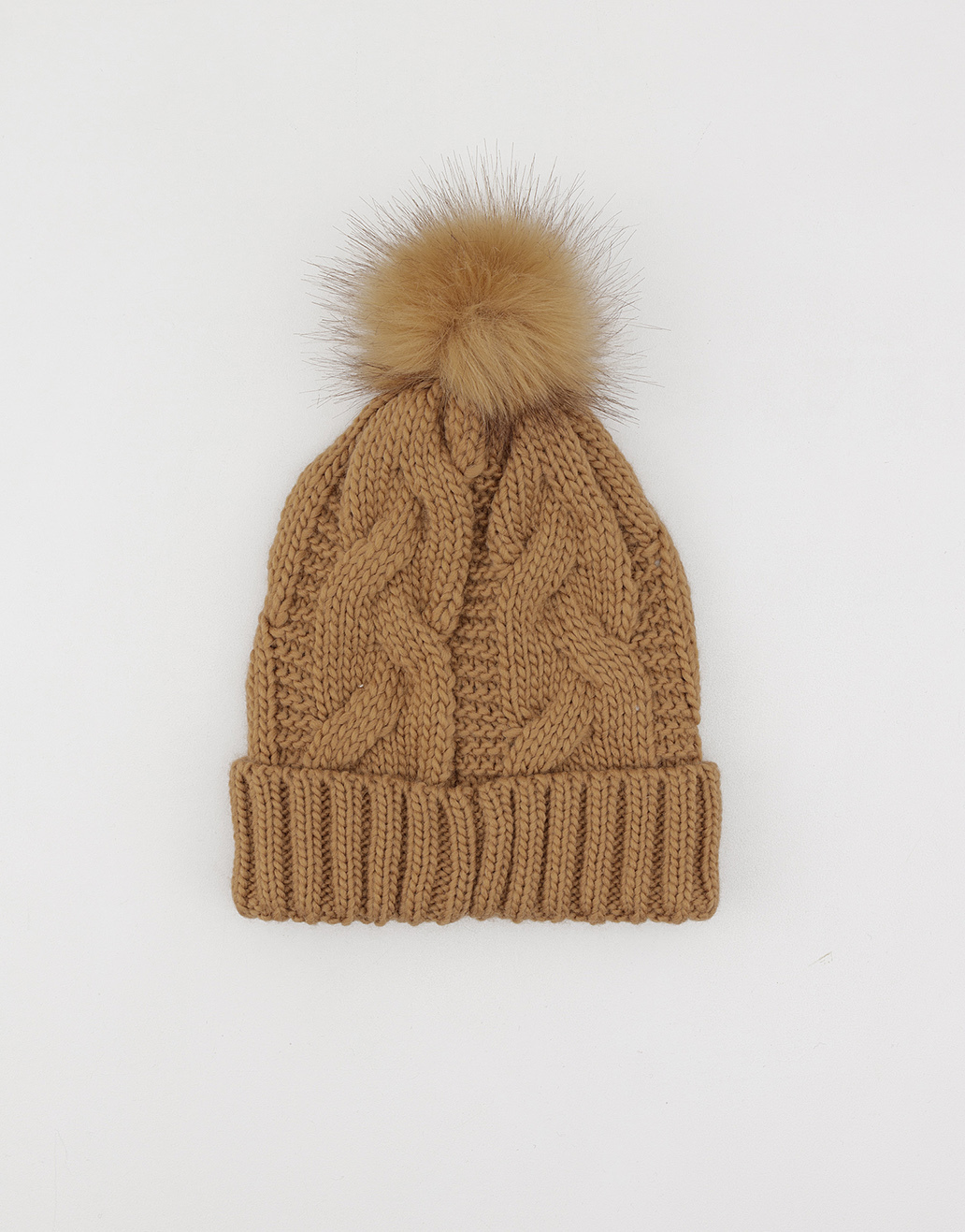 Cable knitted beanie with pom Image 0